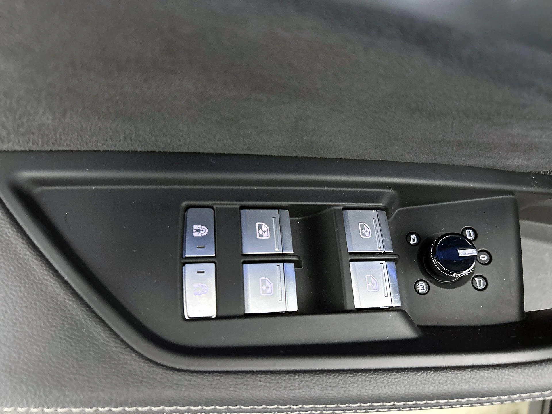 Audi-Q8 Sportback e-tron-image-31