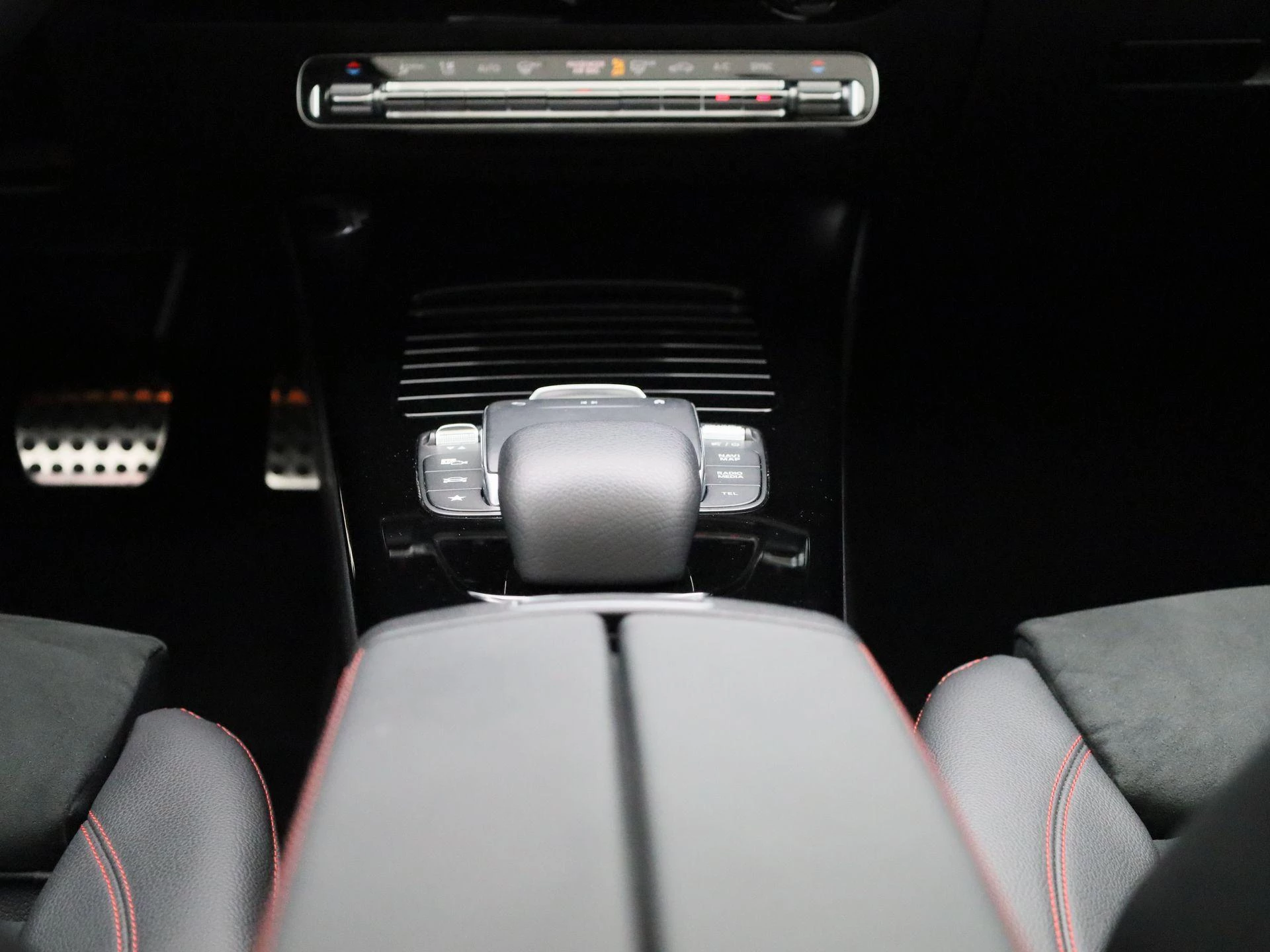 Mercedes-Benz-CLA-image-10
