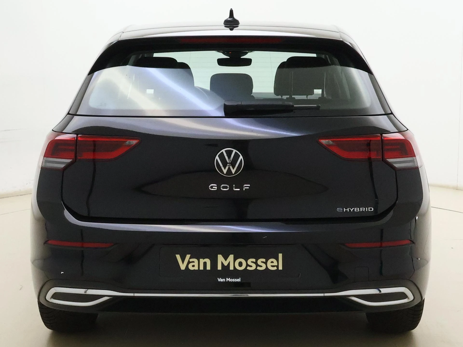 Volkswagen-Golf-image-7