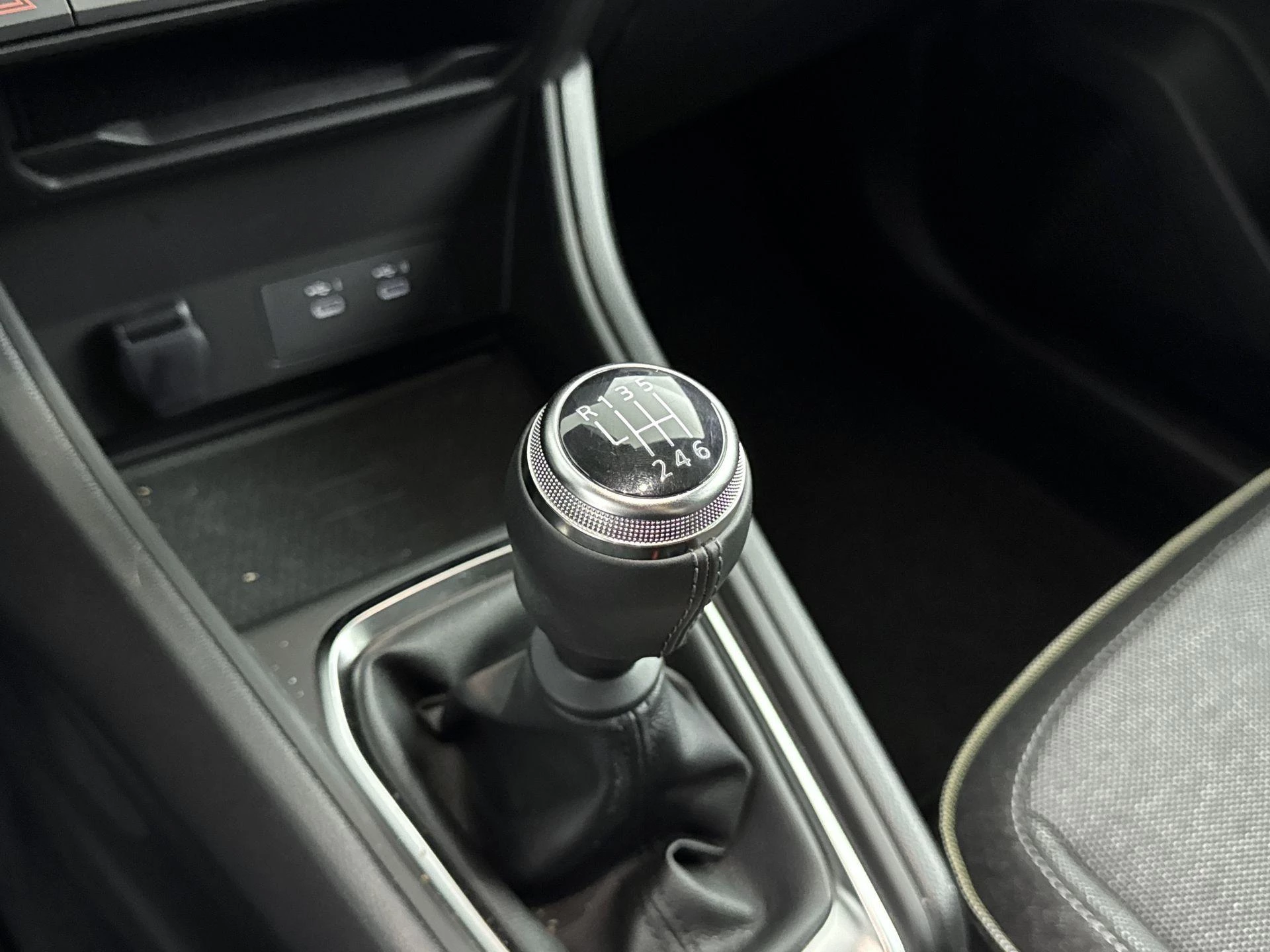 Renault-Captur-image-13