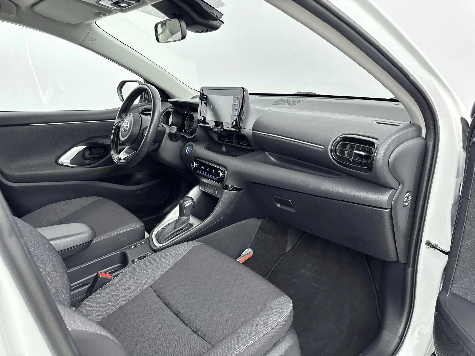 Toyota-Yaris-image-16