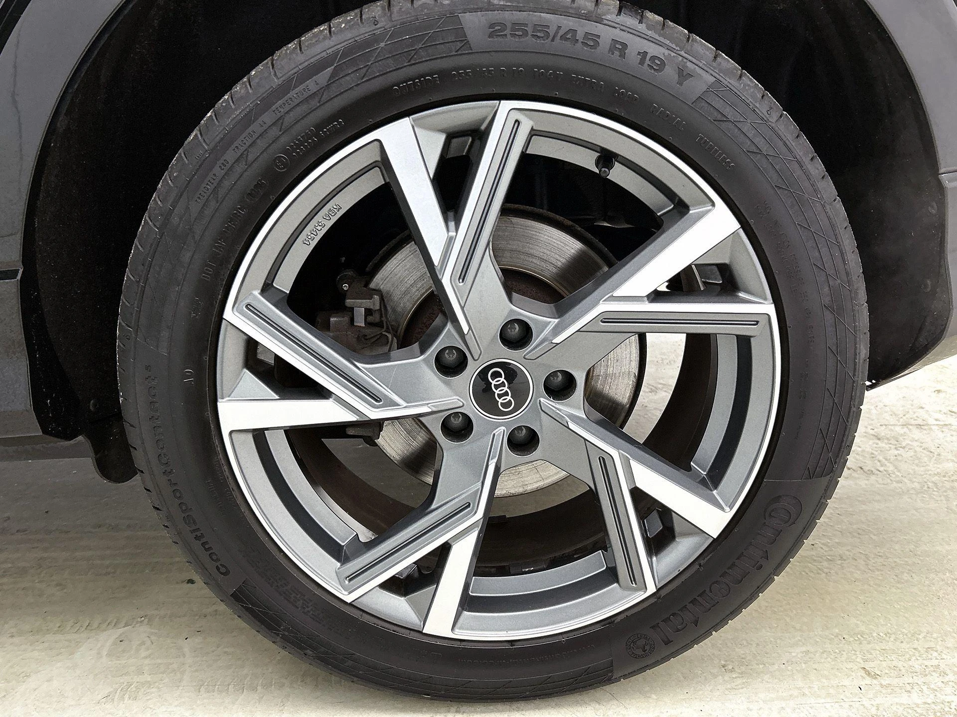 Audi-Q3-image-30