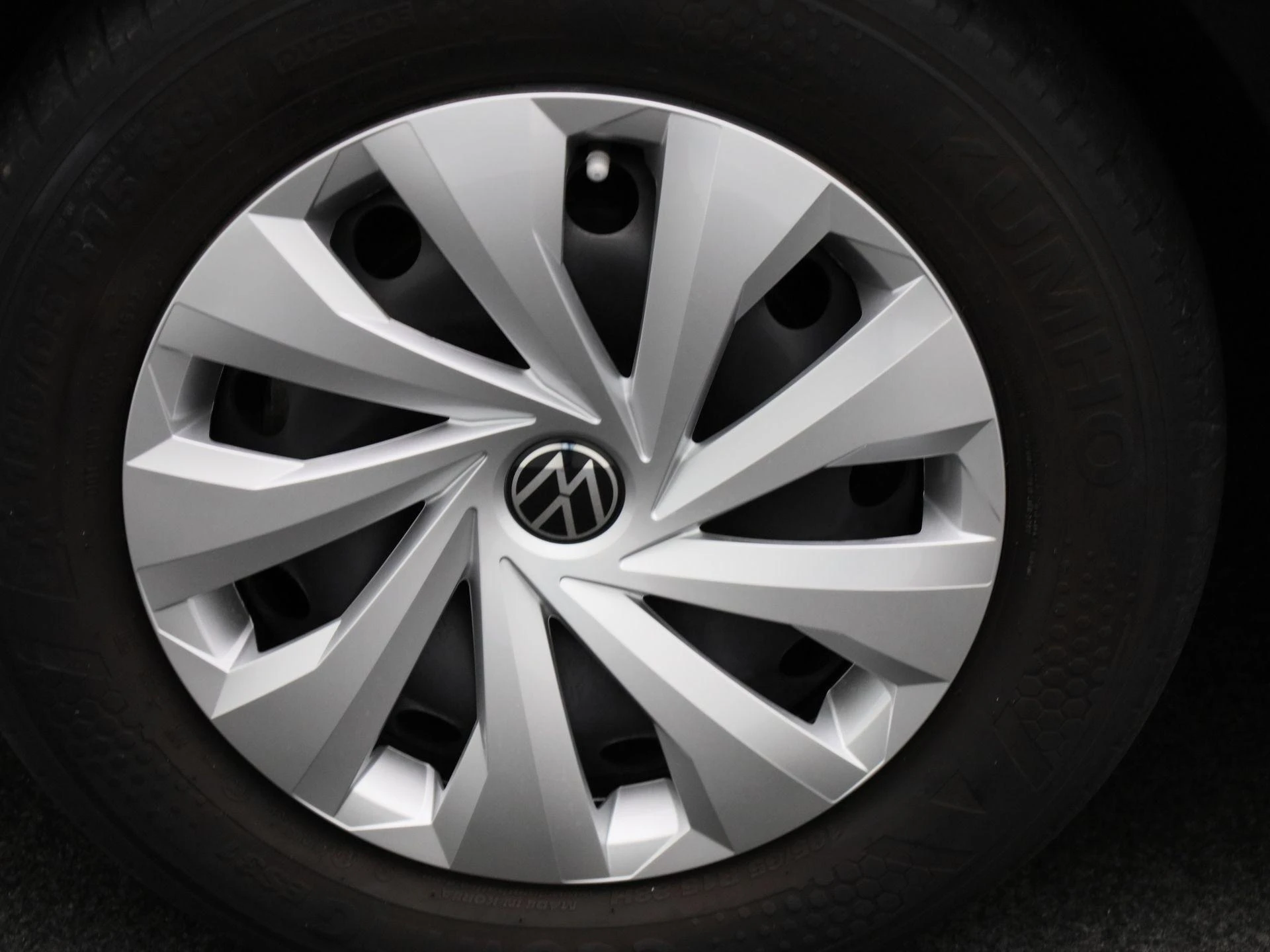 Volkswagen-Polo-image-14