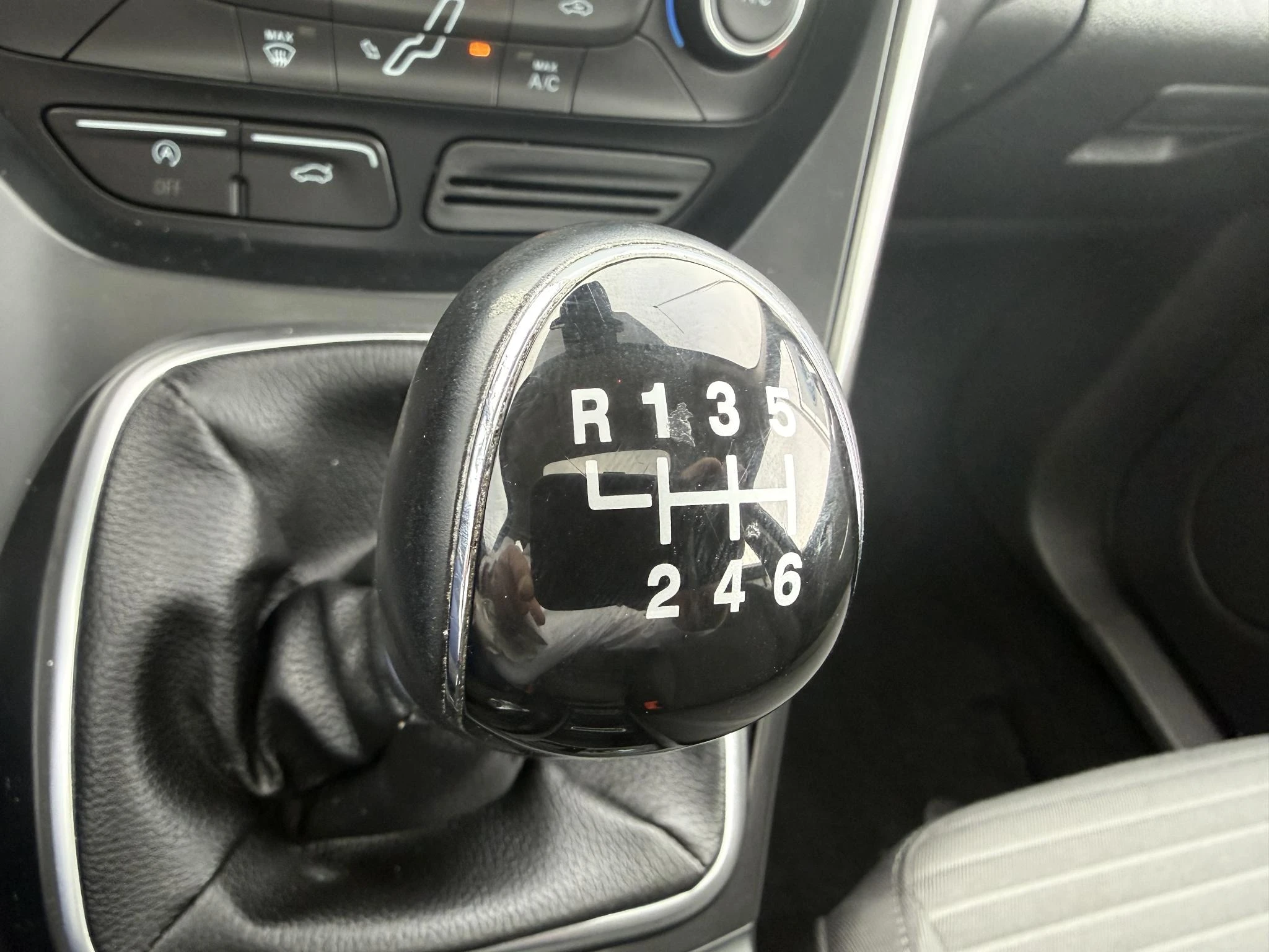 Ford-C-MAX-image-19