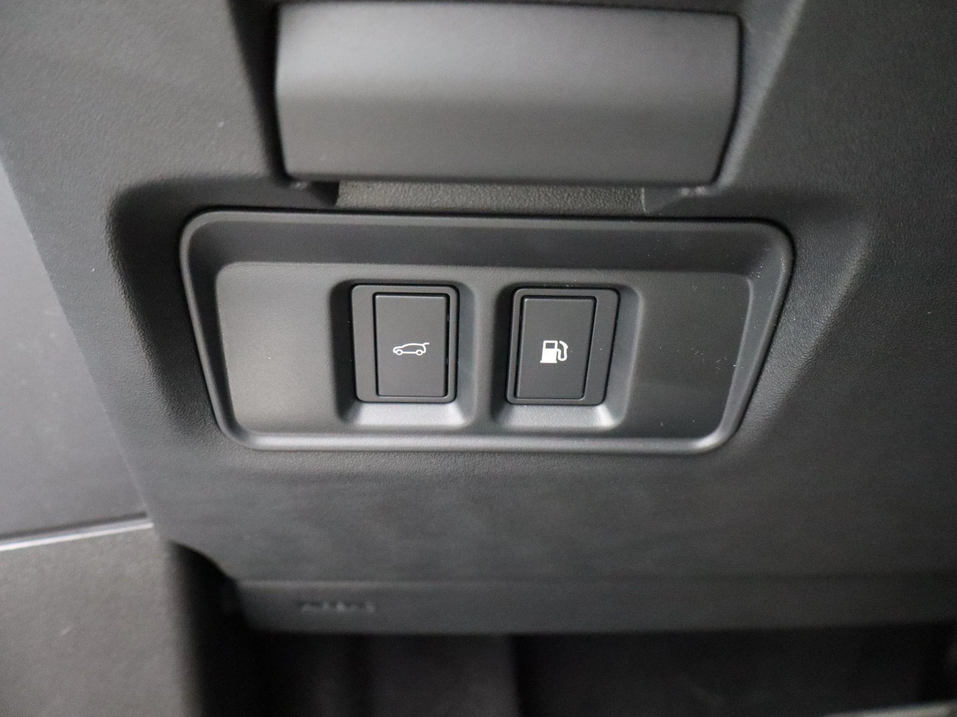 Land Rover-Range Rover Evoque-image-26