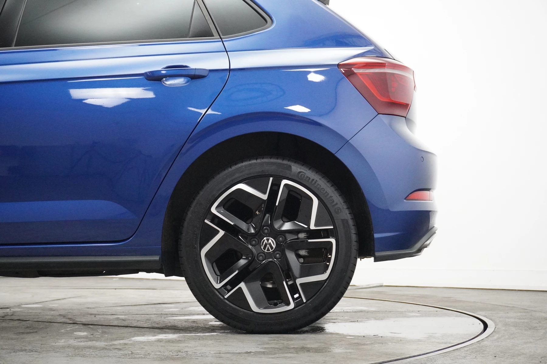 Volkswagen-Polo-image-25