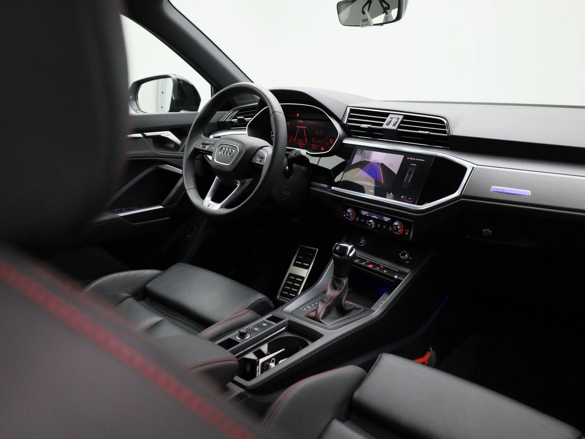 Audi-Q3-image-40