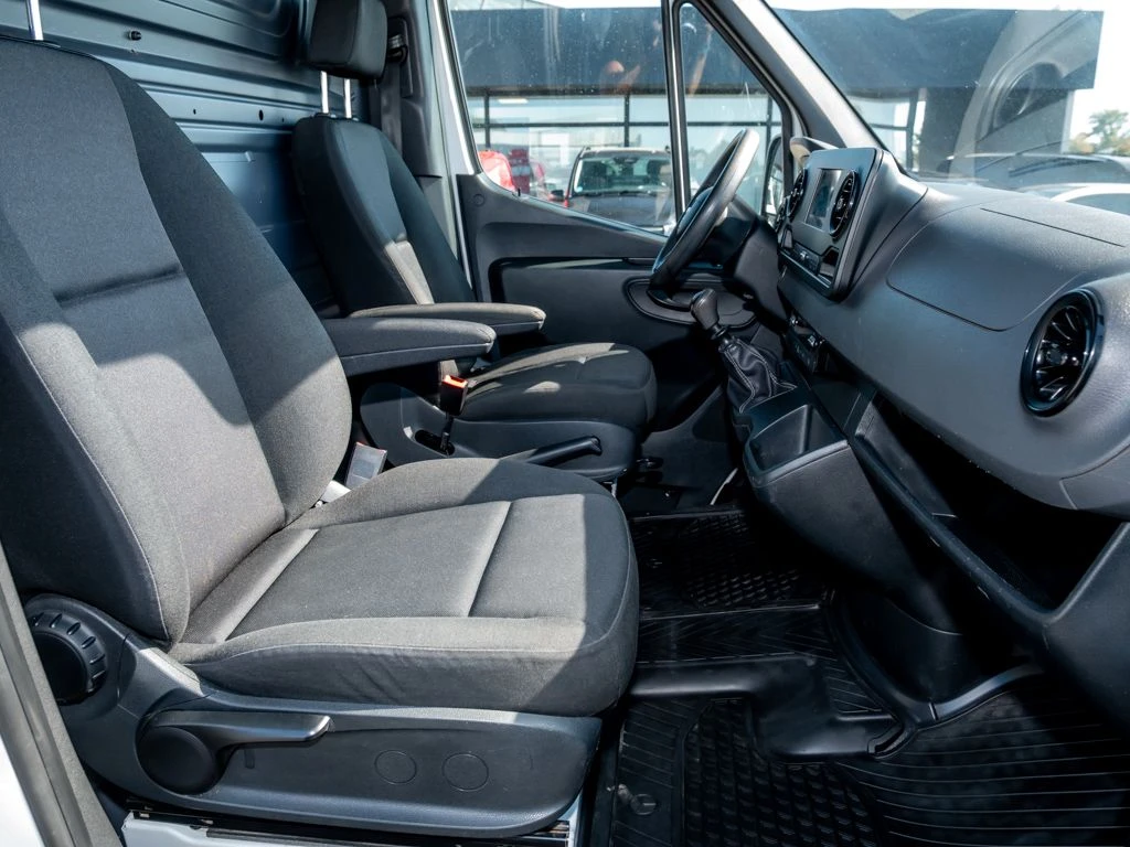 Mercedes-Benz-Sprinter 317-image-11