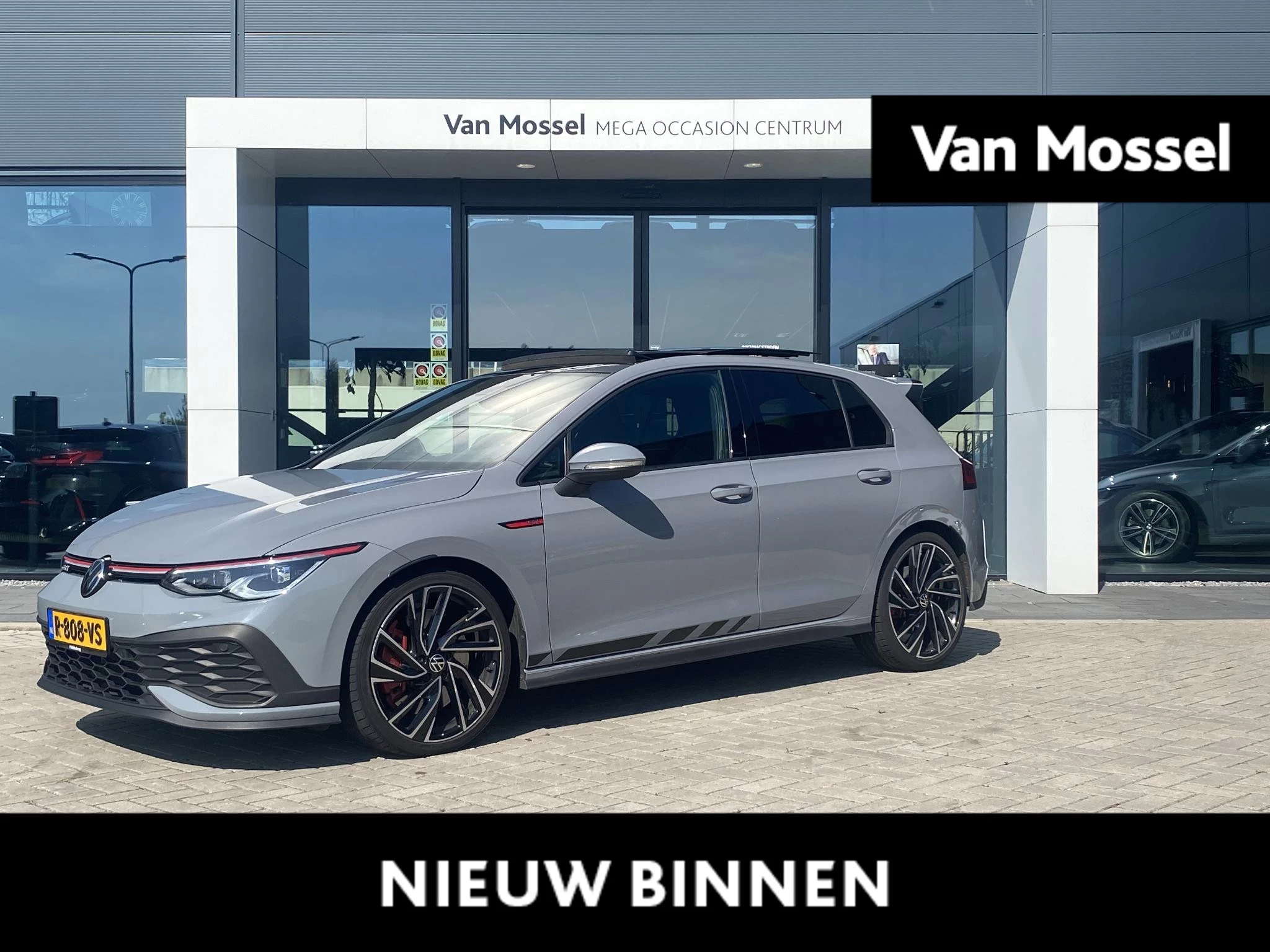 Volkswagen-Golf-image-0