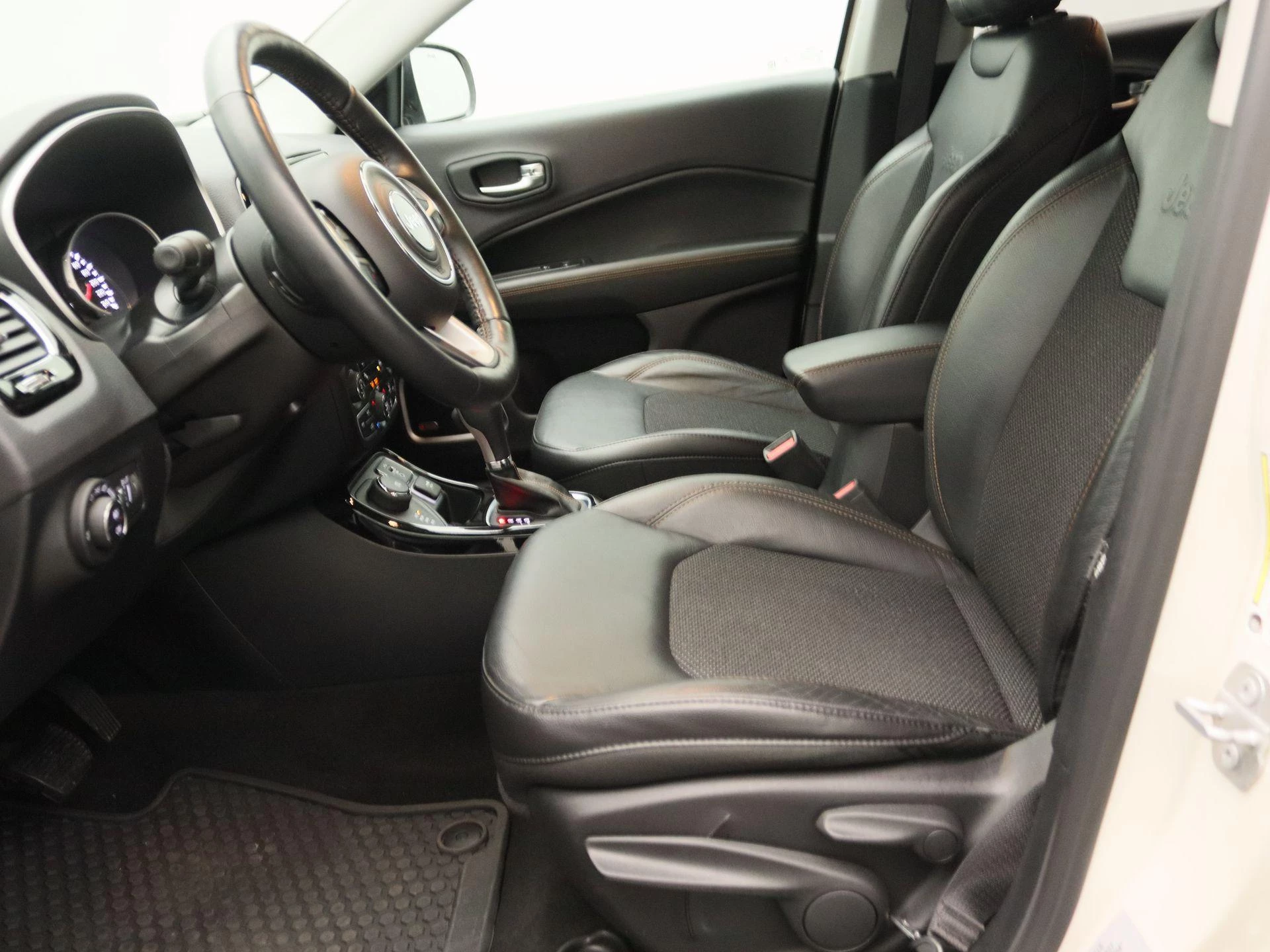 Jeep-Compass-image-11