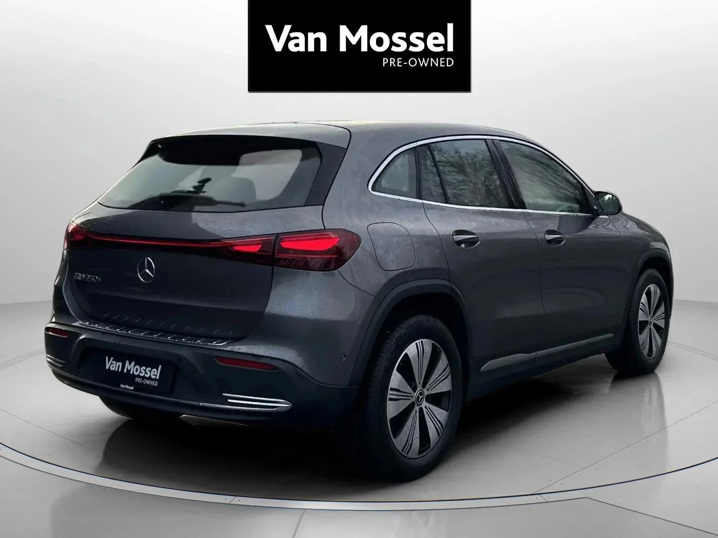 Mercedes-Benz-EQA-image-4