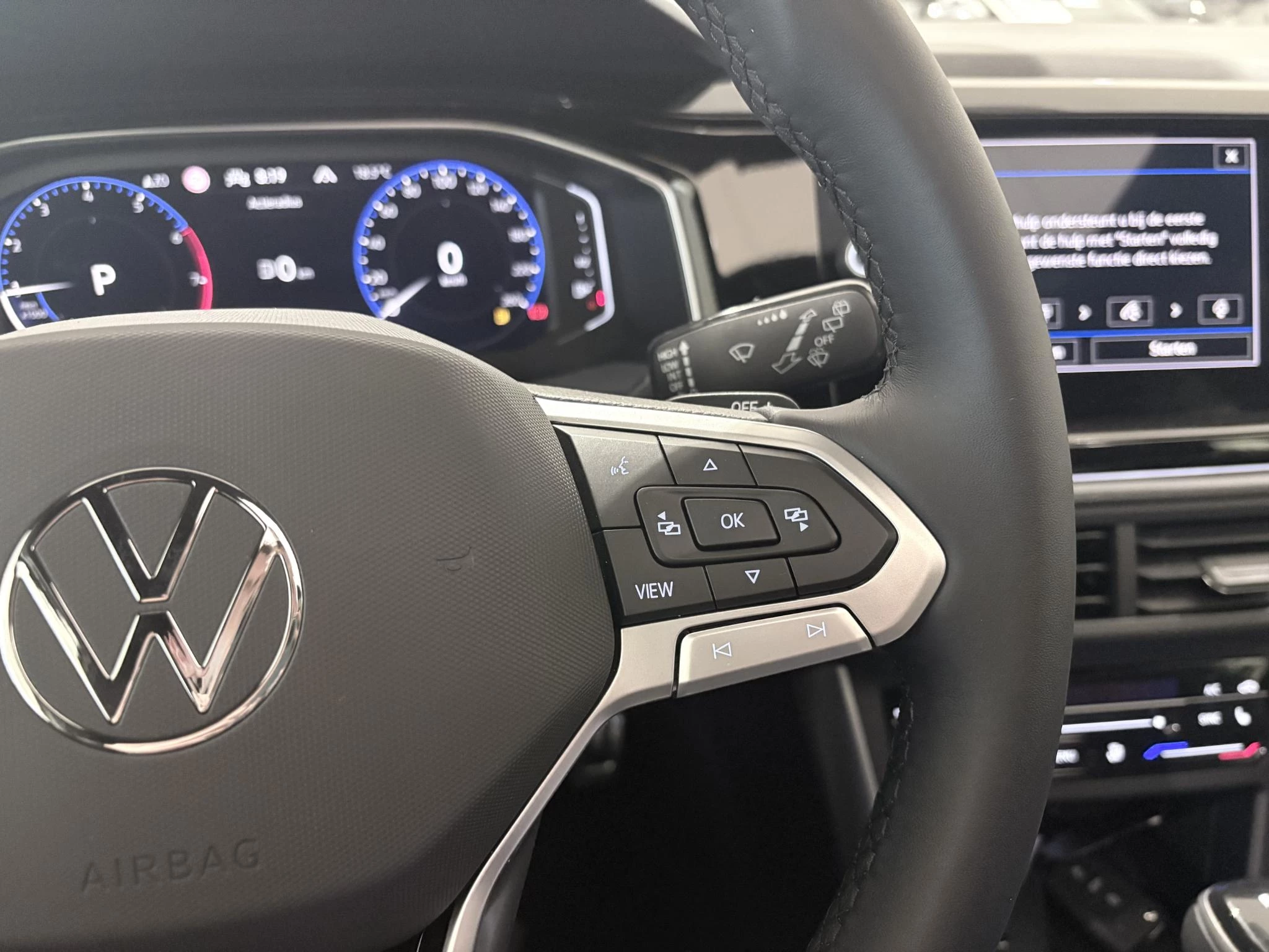 Volkswagen-Polo-image-18