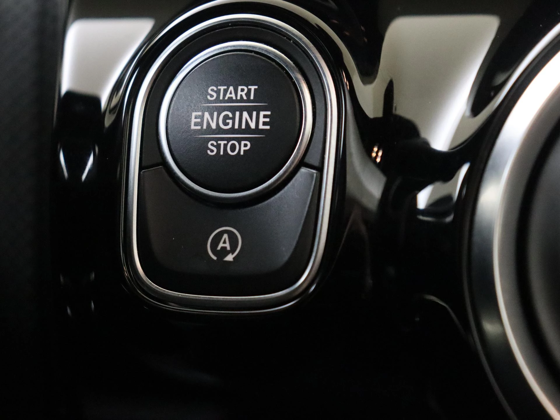 Mercedes-Benz-CLA-image-21