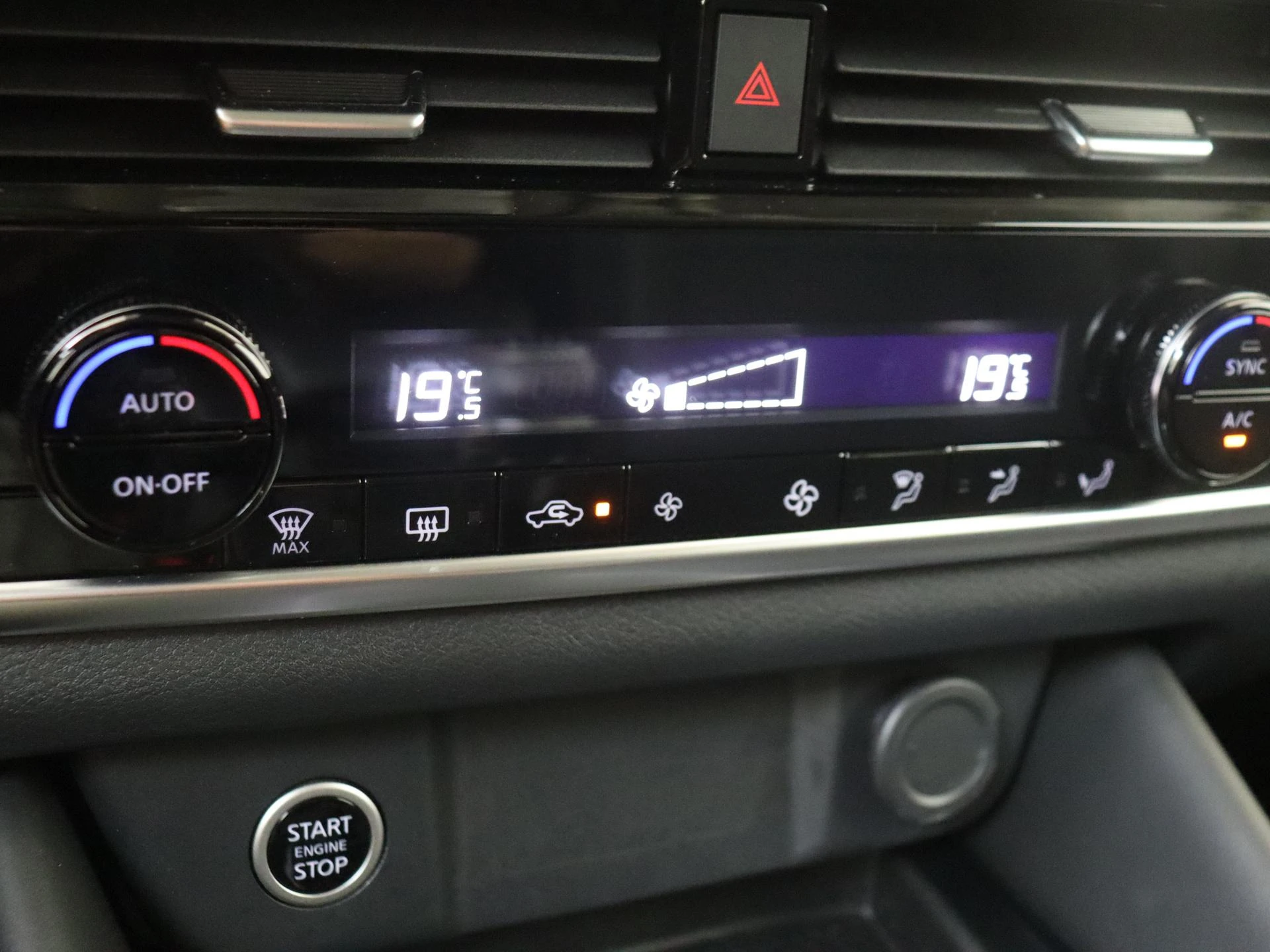 Nissan-QASHQAI-image-18