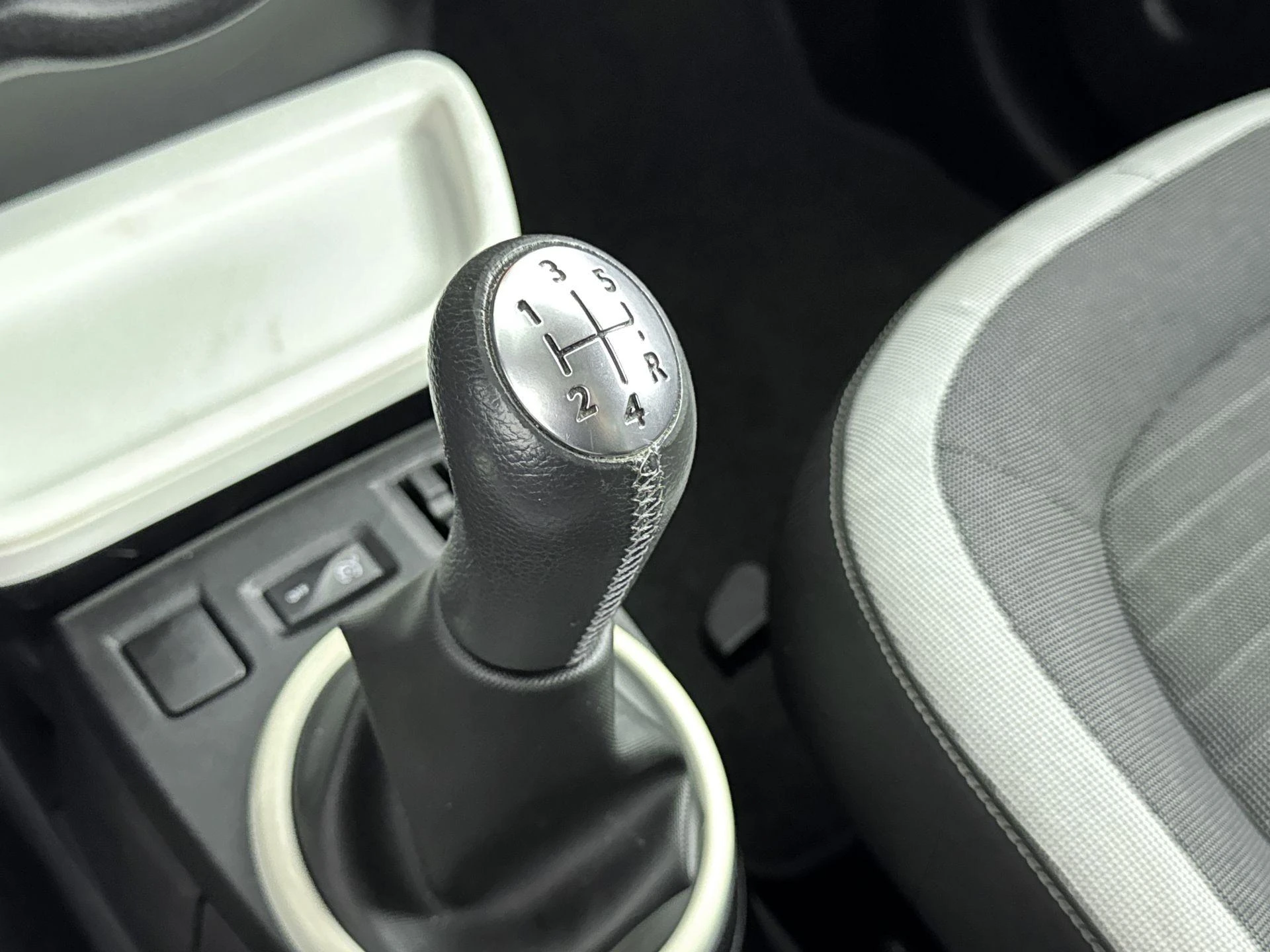 Renault-Twingo-image-17