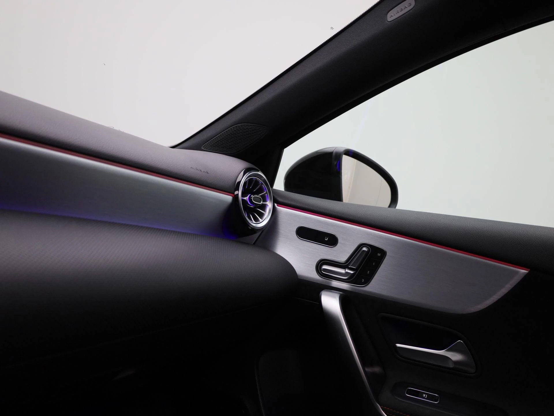 Mercedes-Benz-A-Klasse-image-25