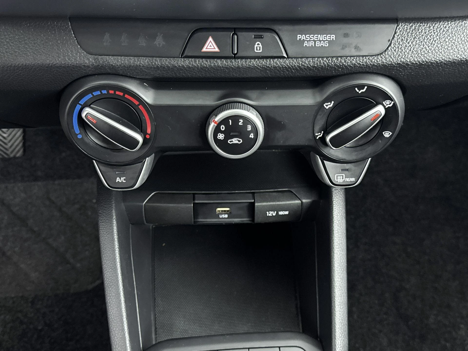 Kia-Stonic-image-16