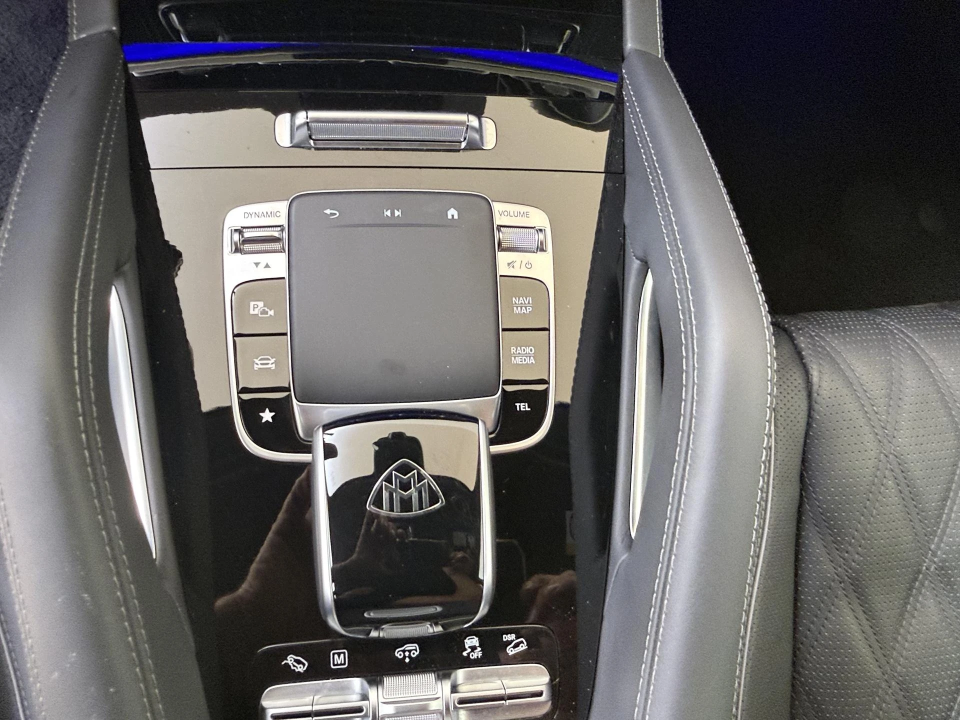Mercedes-Benz-GLS-image-20