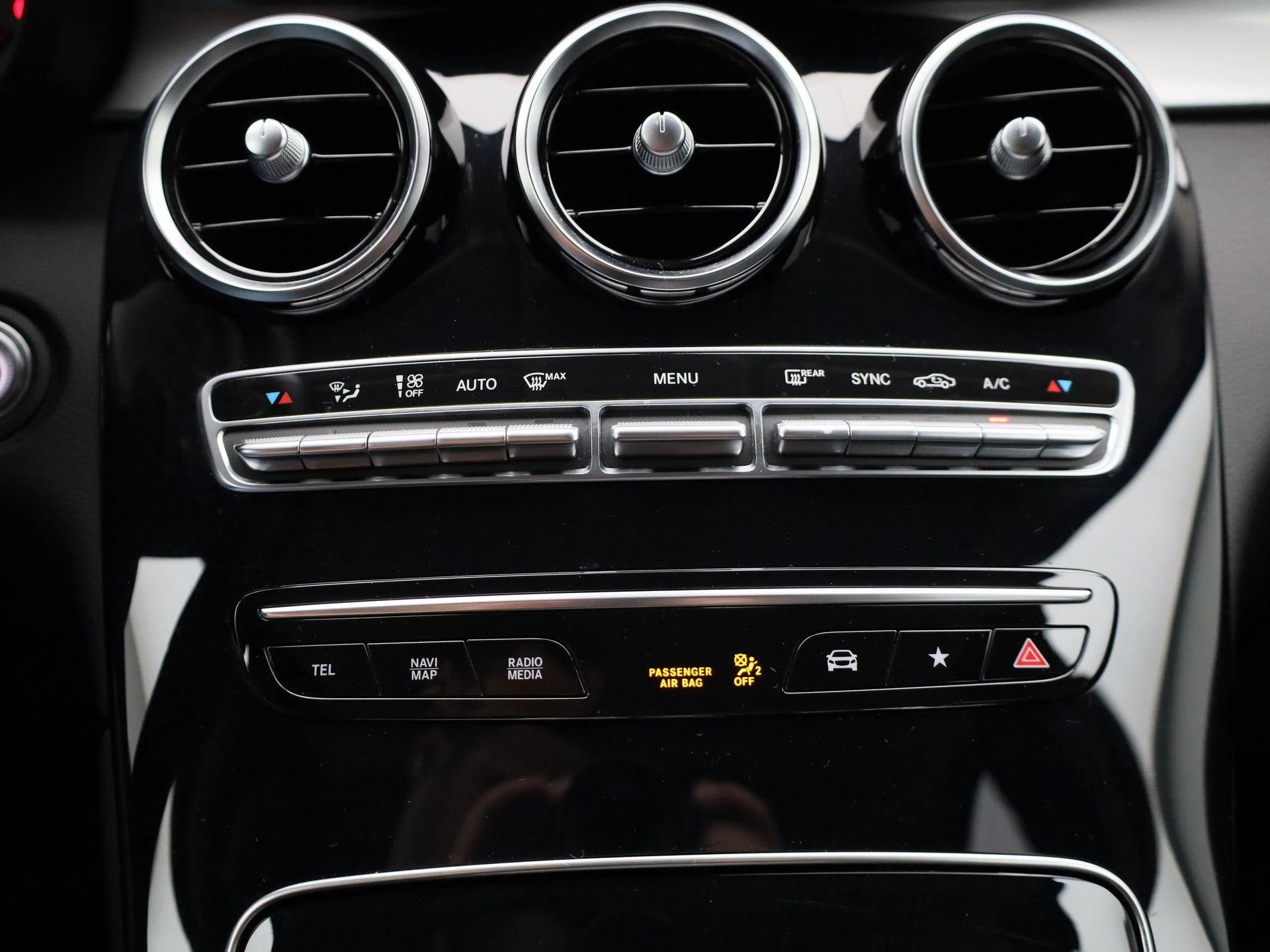 Mercedes-Benz-GLC-image-16