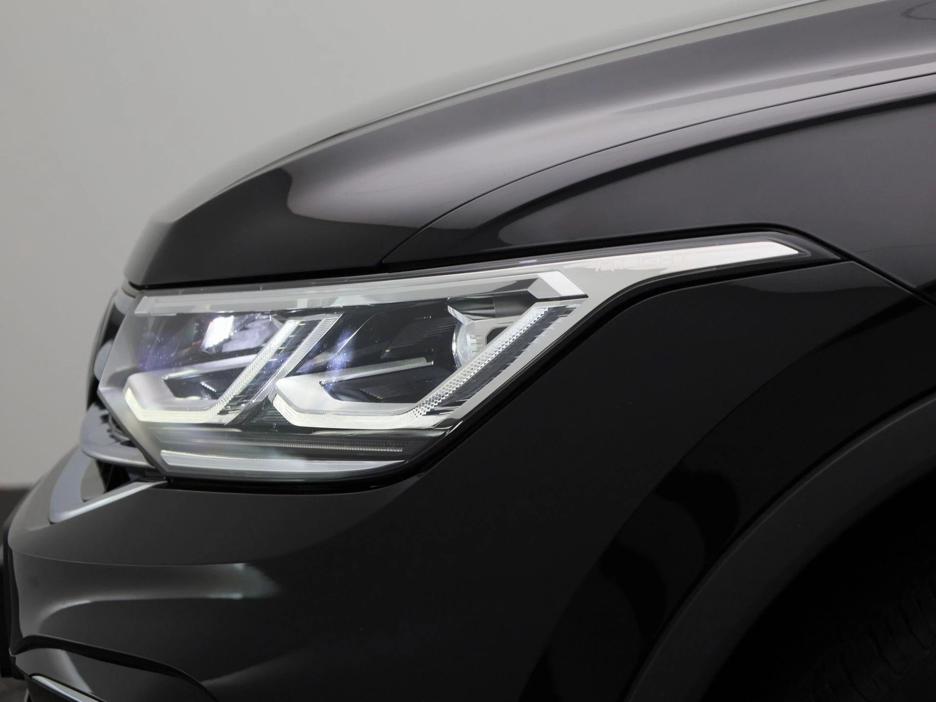 Volkswagen-Tiguan-image-15