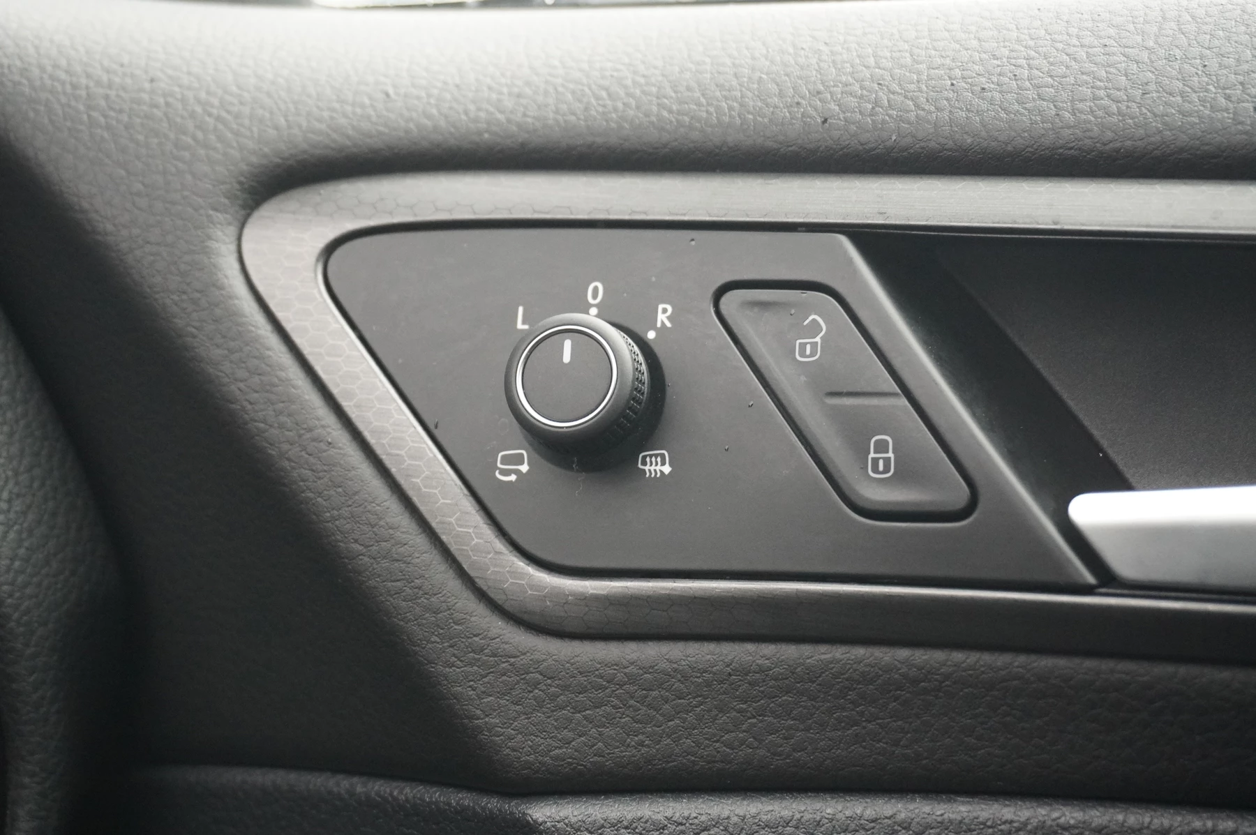 Volkswagen-Golf-image-34