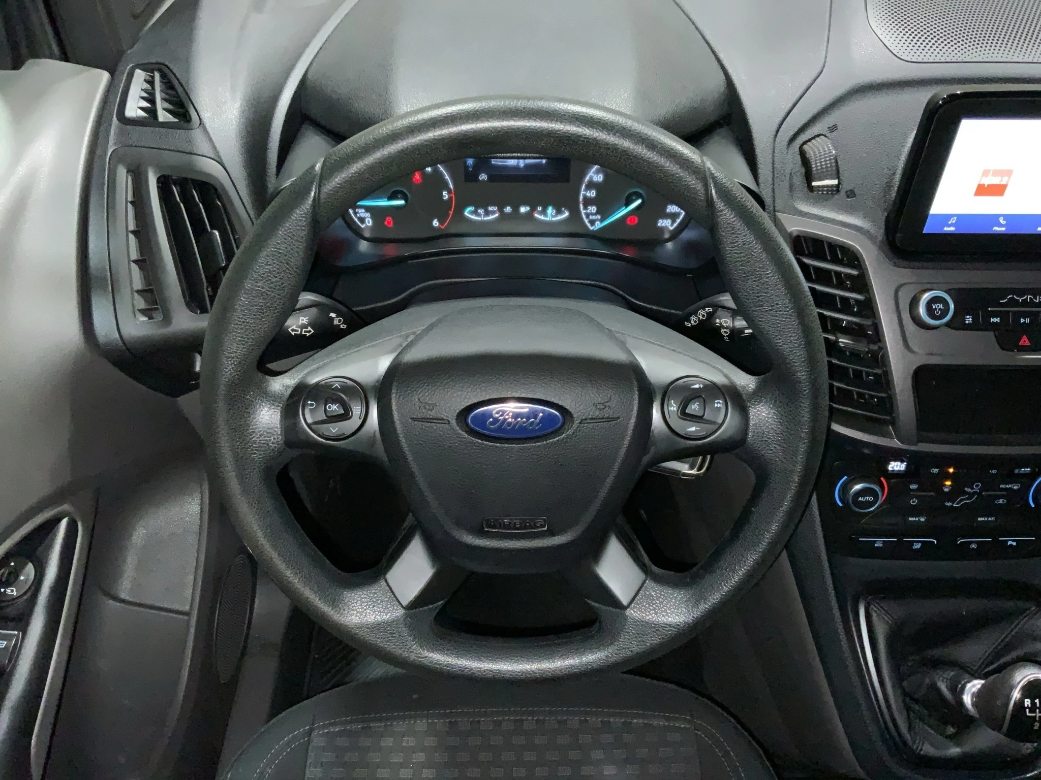 Ford-Transit Connect-image-11