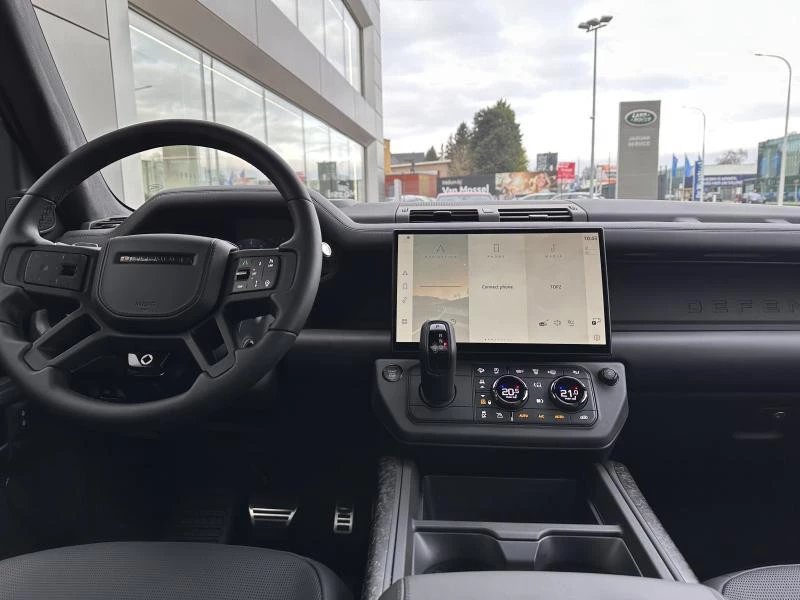 Land Rover Defender 110 P635 OCTA Black Edition AWD Auto. 26MY