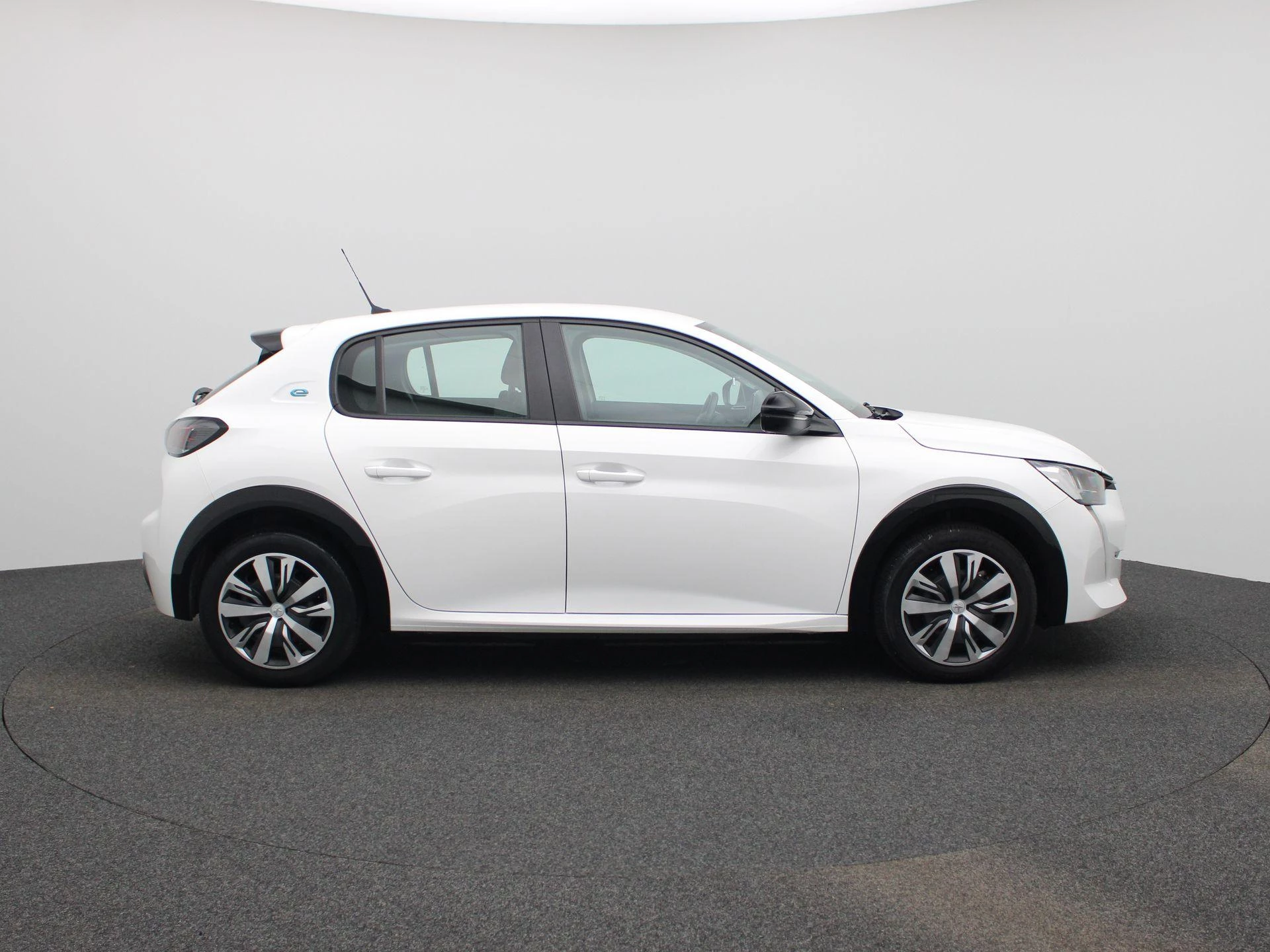Peugeot-e-208-image-5