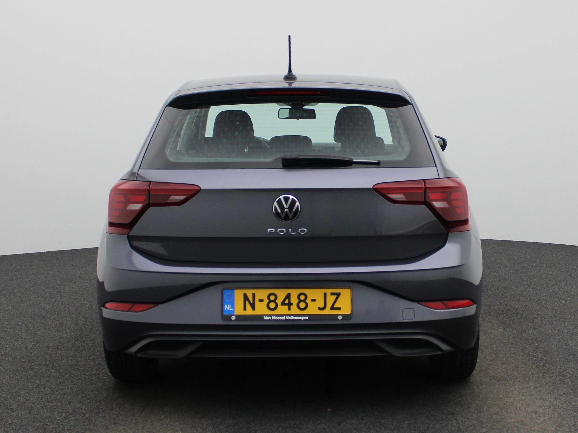 Volkswagen-Polo-image-6