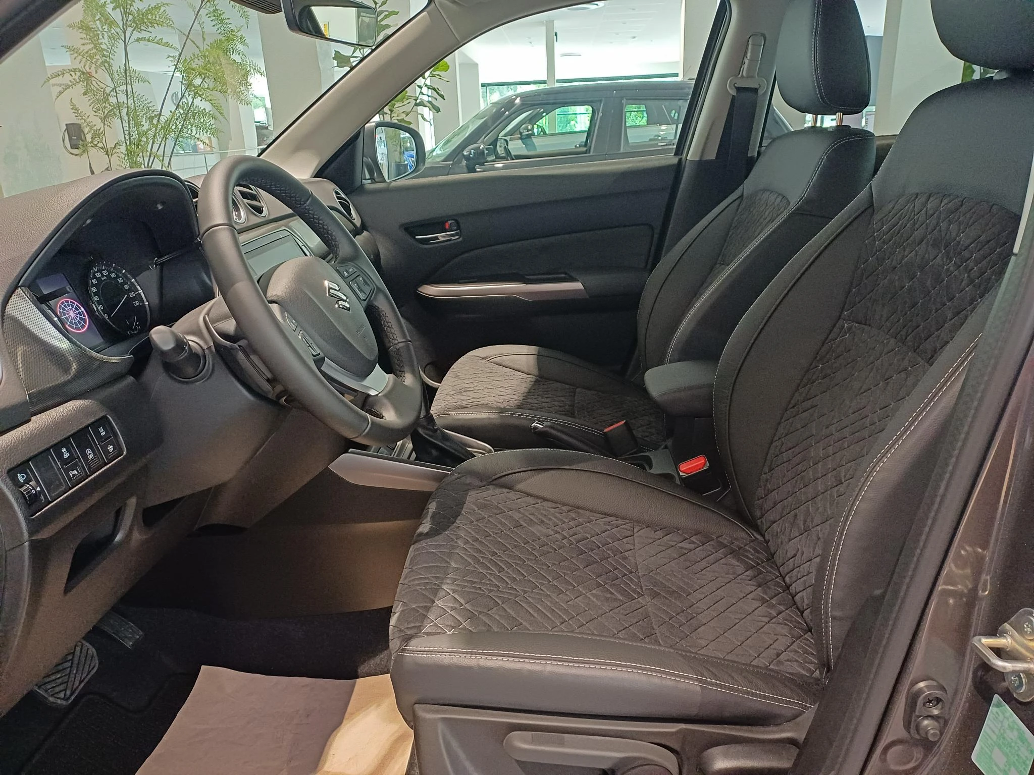 Suzuki-Grand Vitara-image-18
