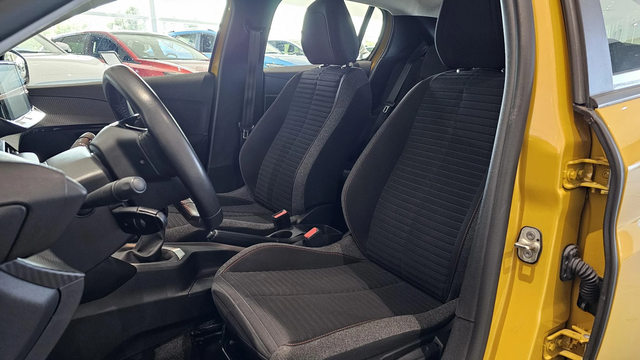 Peugeot-208-image-14