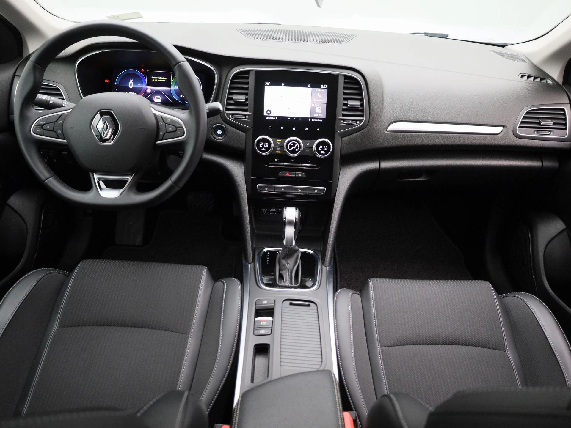 Renault-Mégane Estate-image-8