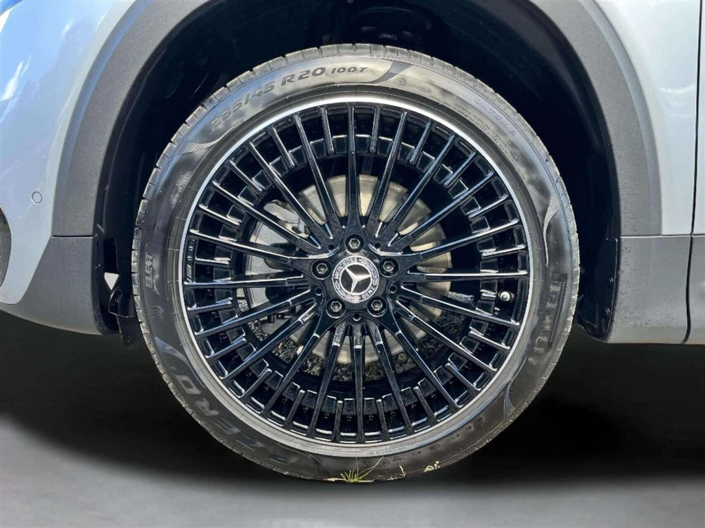 Mercedes-Benz-EQB-image-8