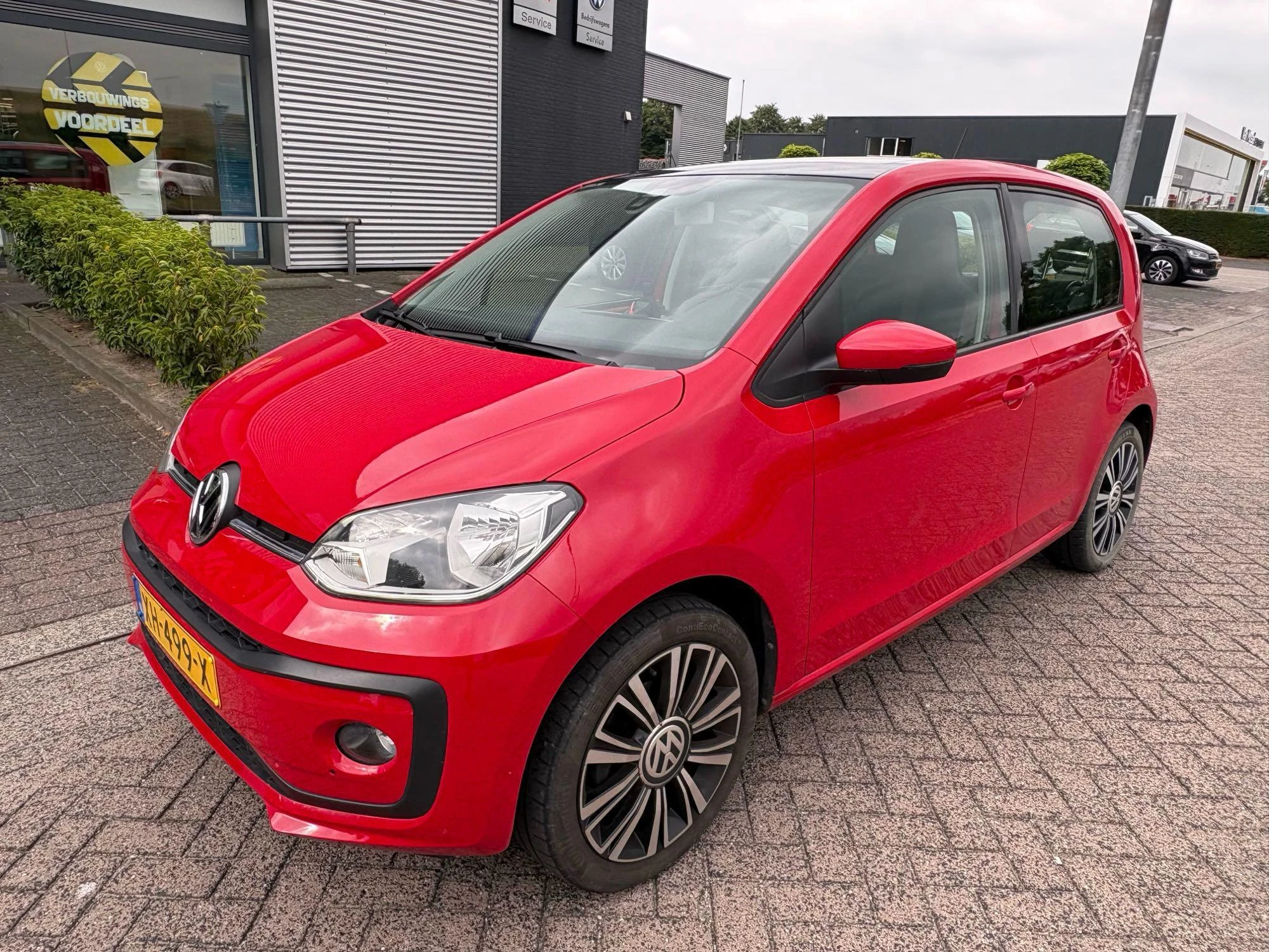 Volkswagen-up!-image-1