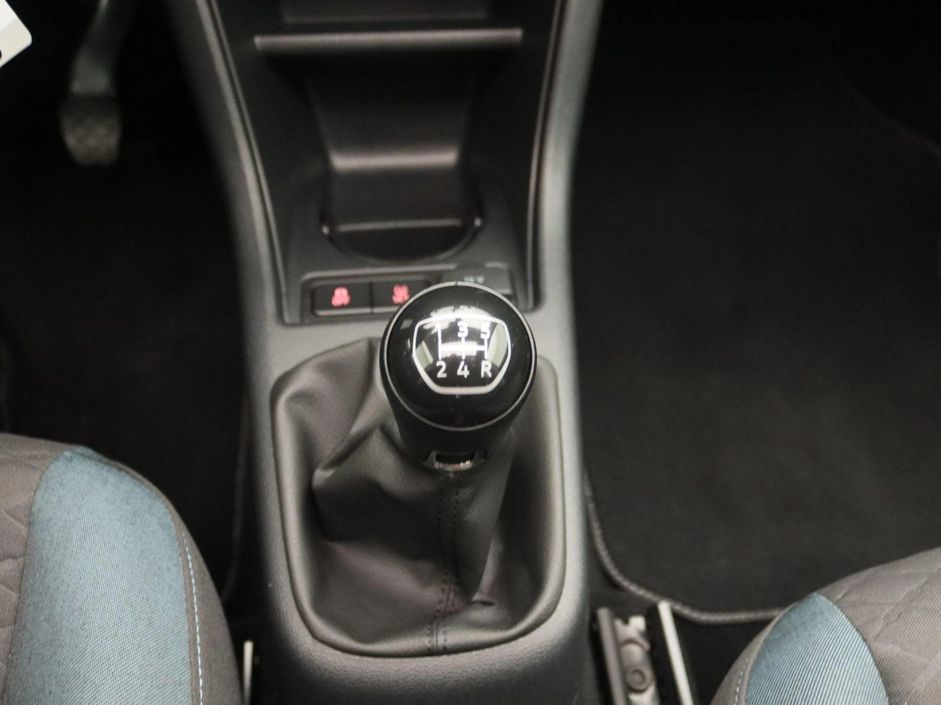 Volkswagen-up!-image-9
