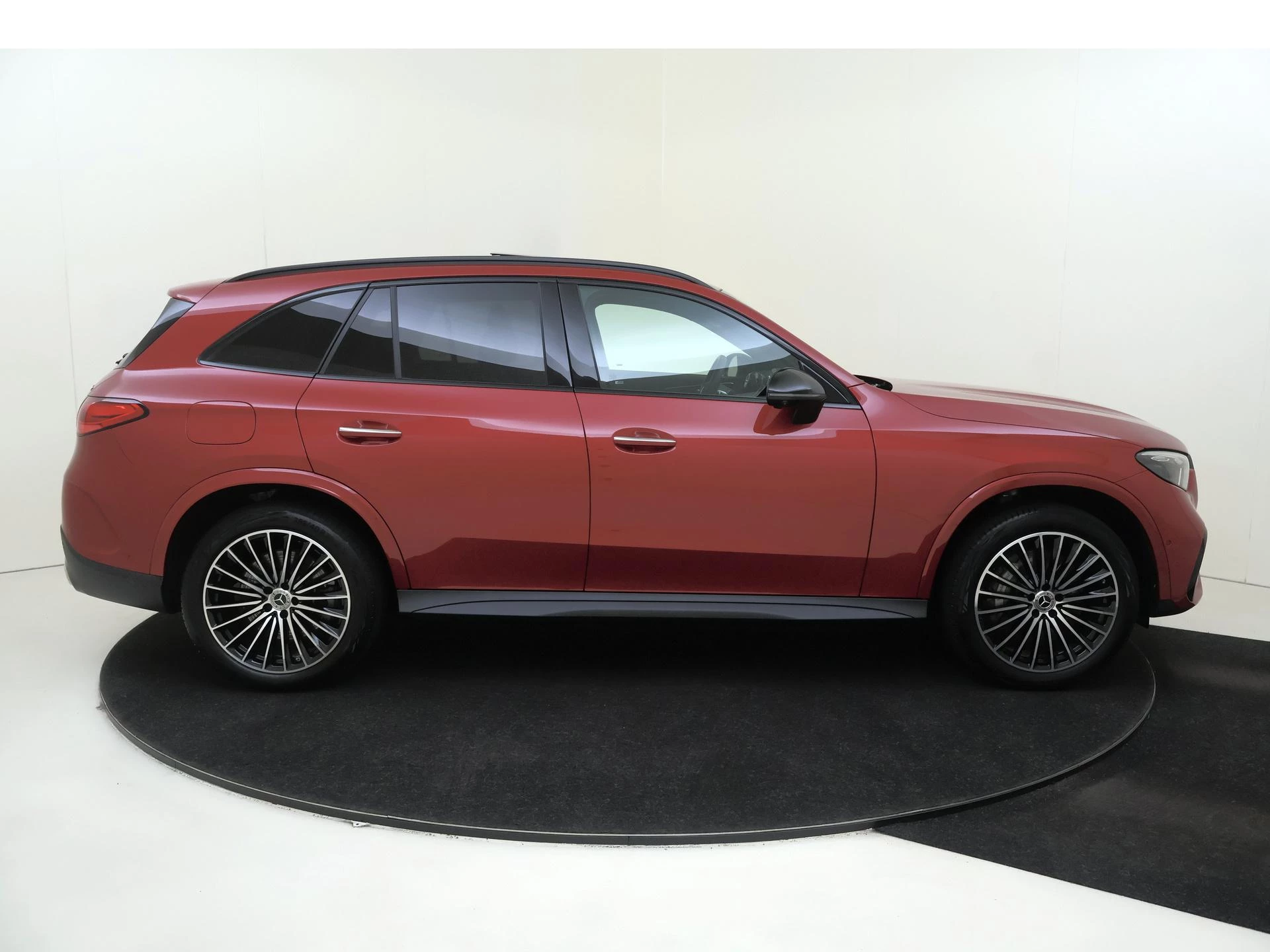 Mercedes-Benz-GLC-image-8