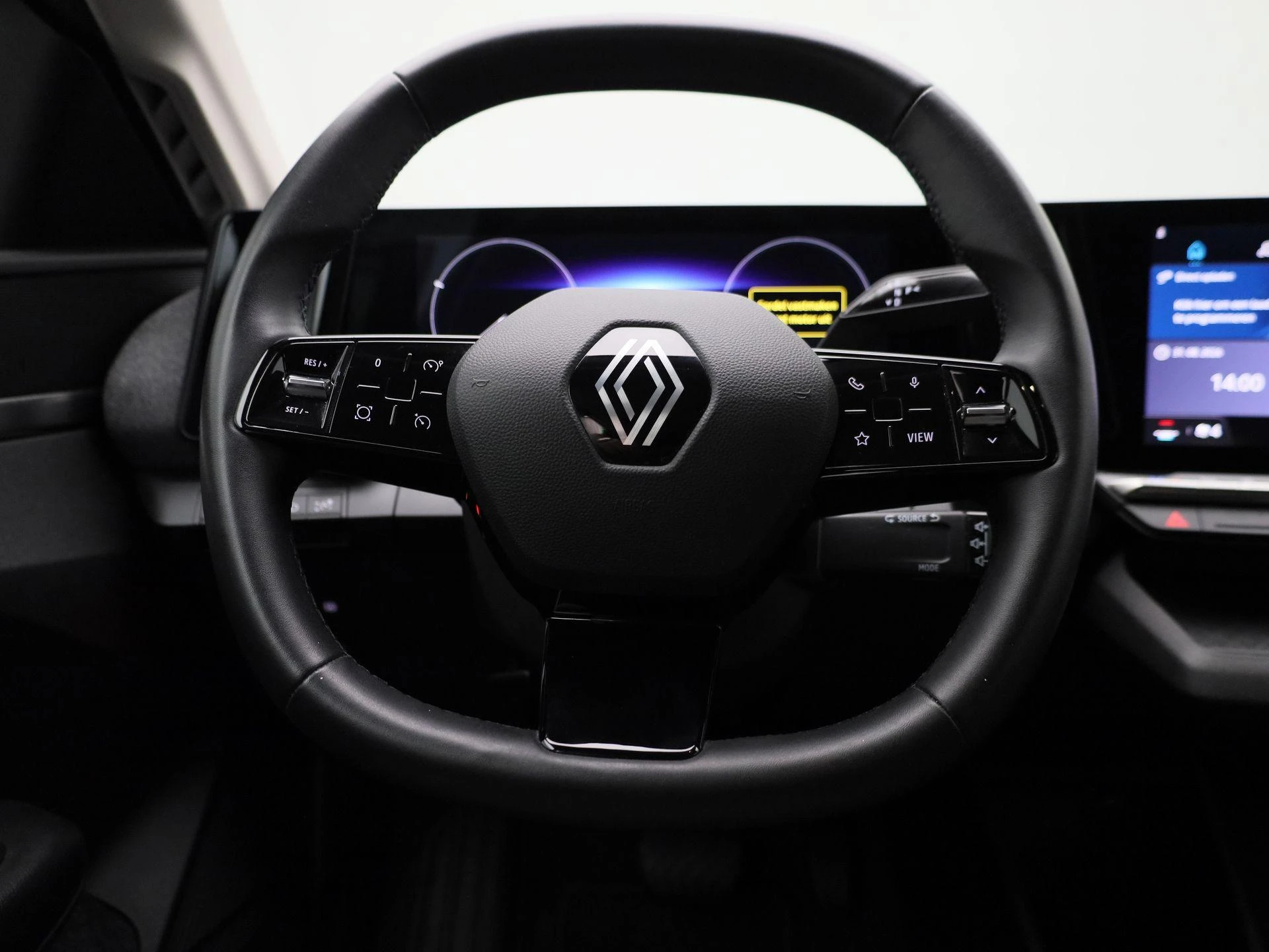 Renault-Megane E-Tech-image-6