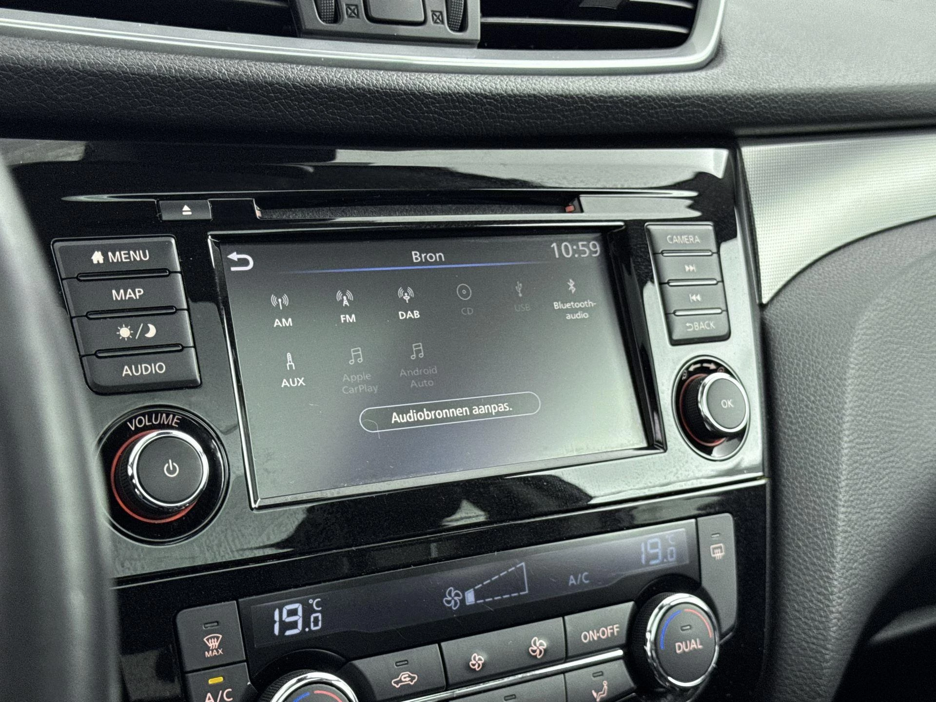 Nissan-QASHQAI-image-12