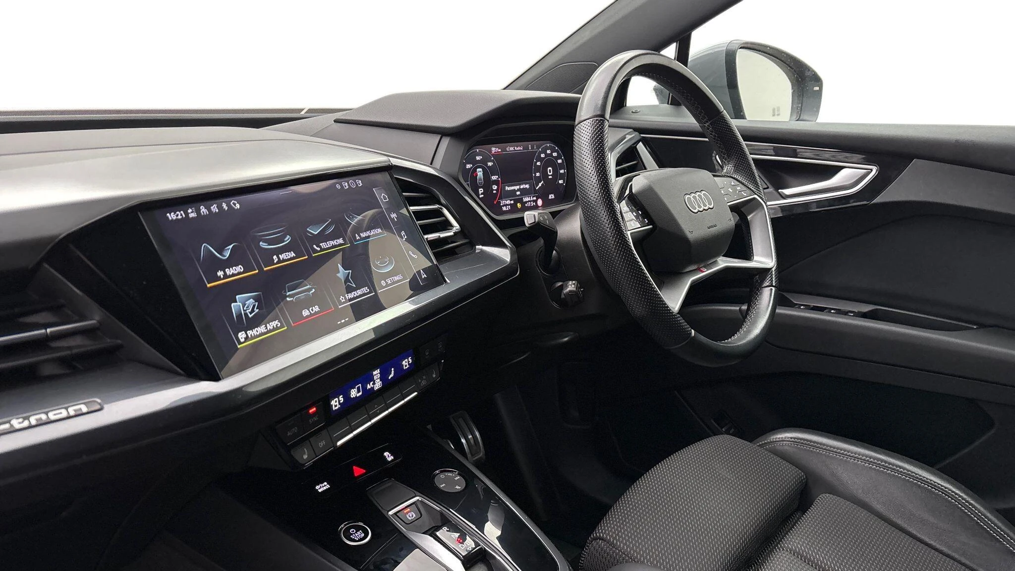 Audi-Q4 e-tron-image-1