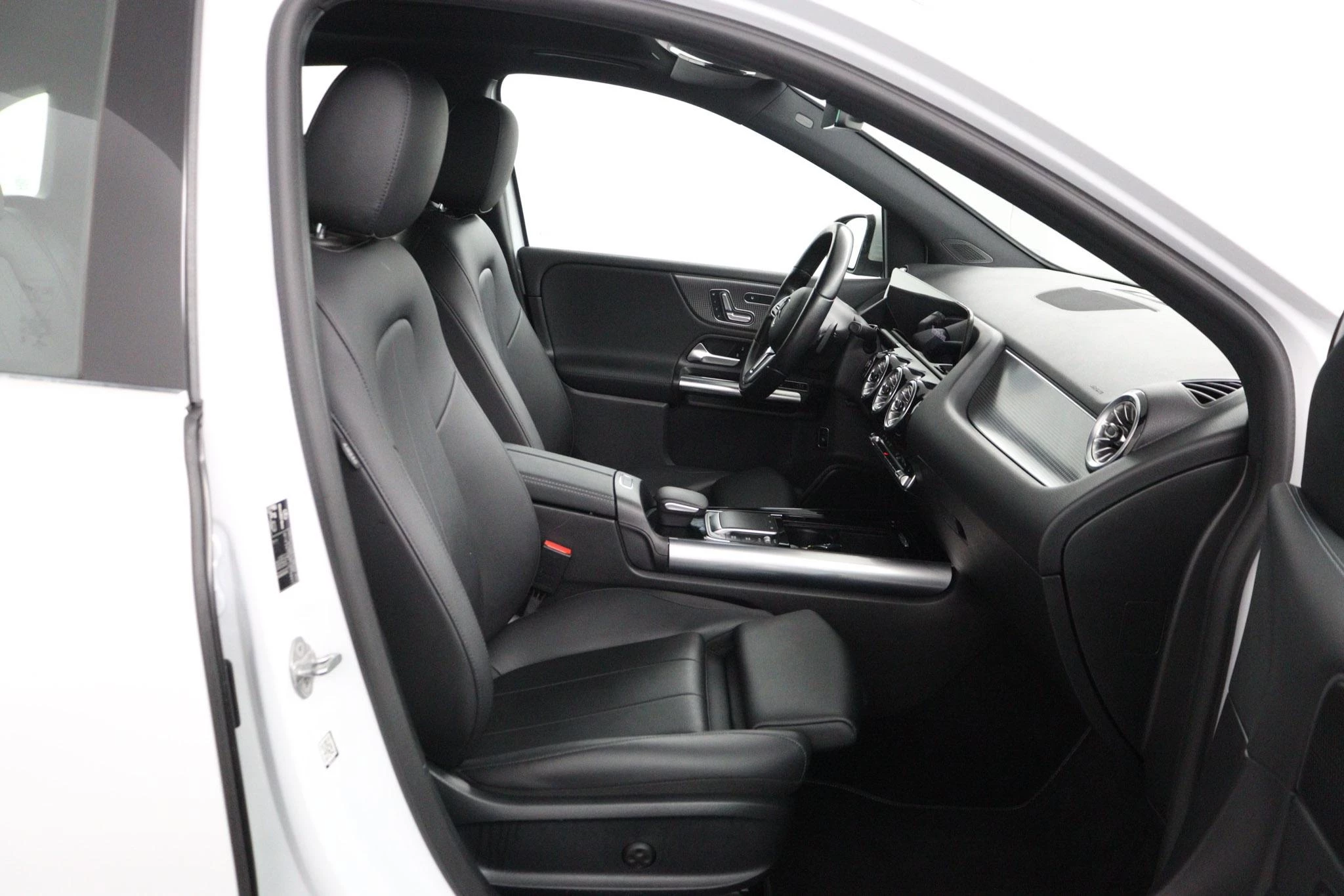 Mercedes-Benz-B-Klasse-image-32