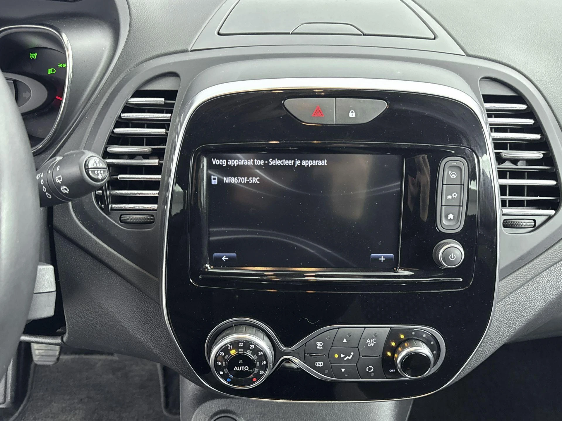 Renault-Captur-image-11