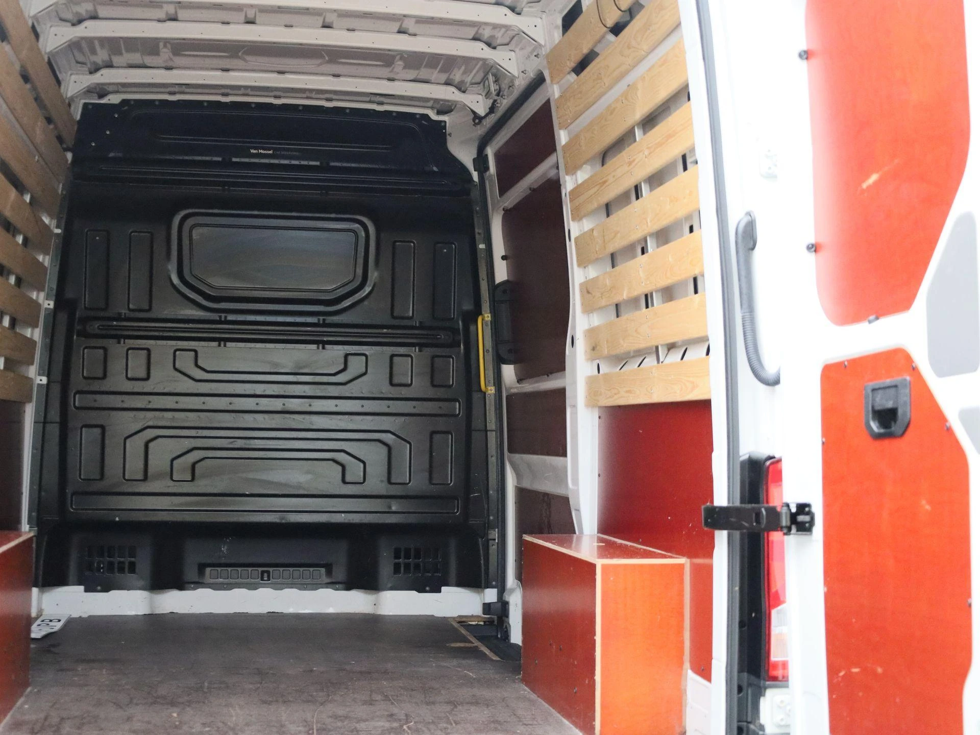 Volkswagen-Crafter-image-15