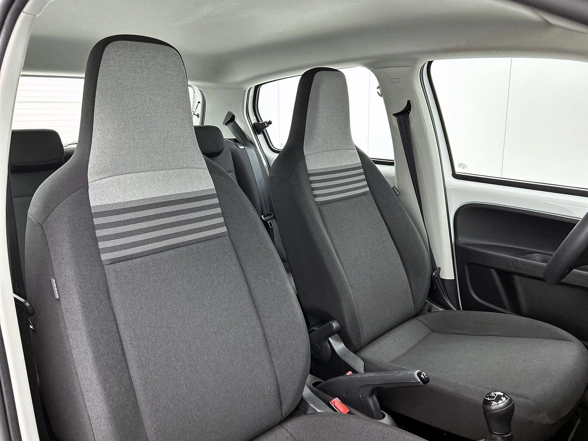 Volkswagen-up!-image-11