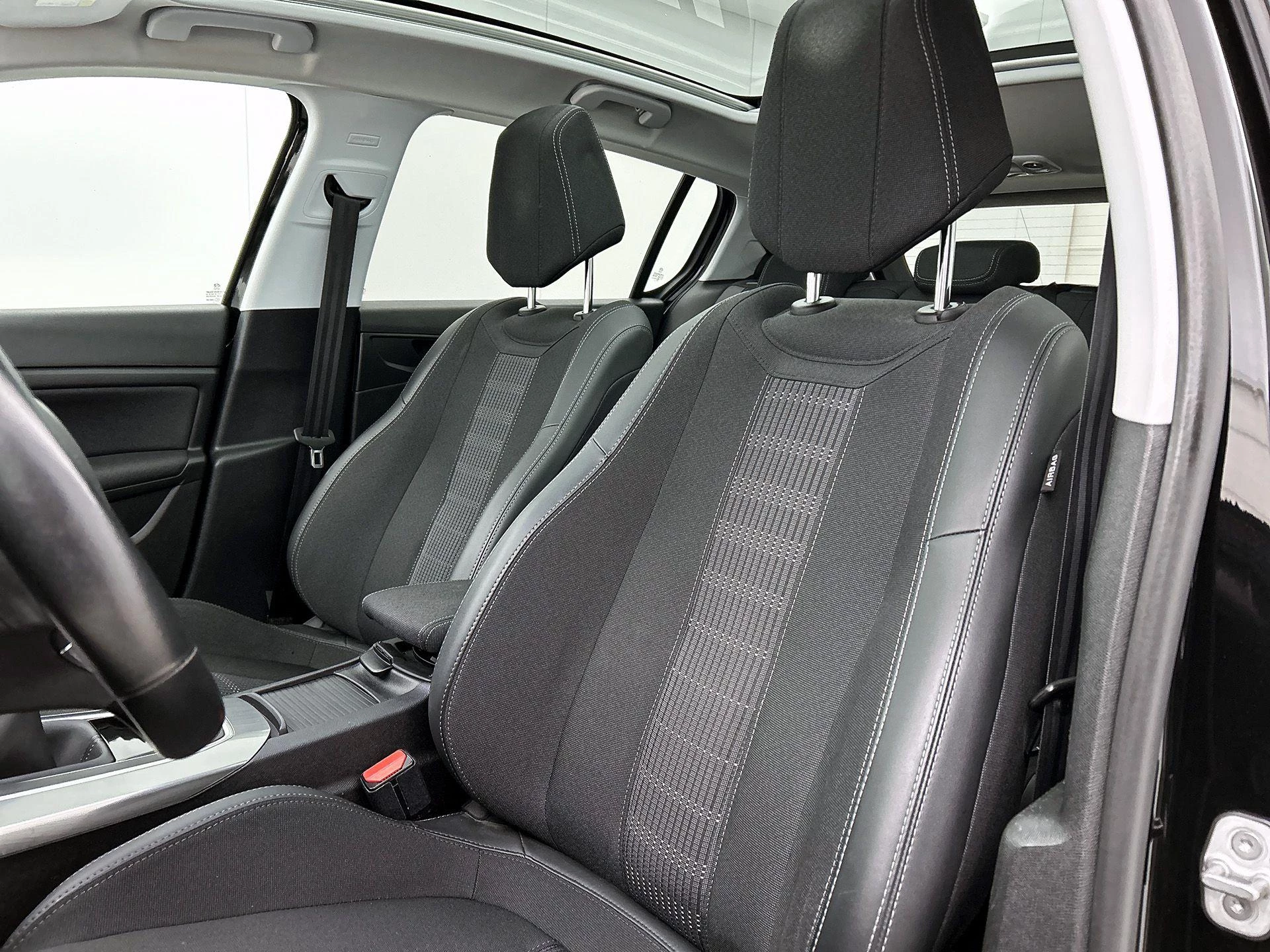 Peugeot-308-image-30
