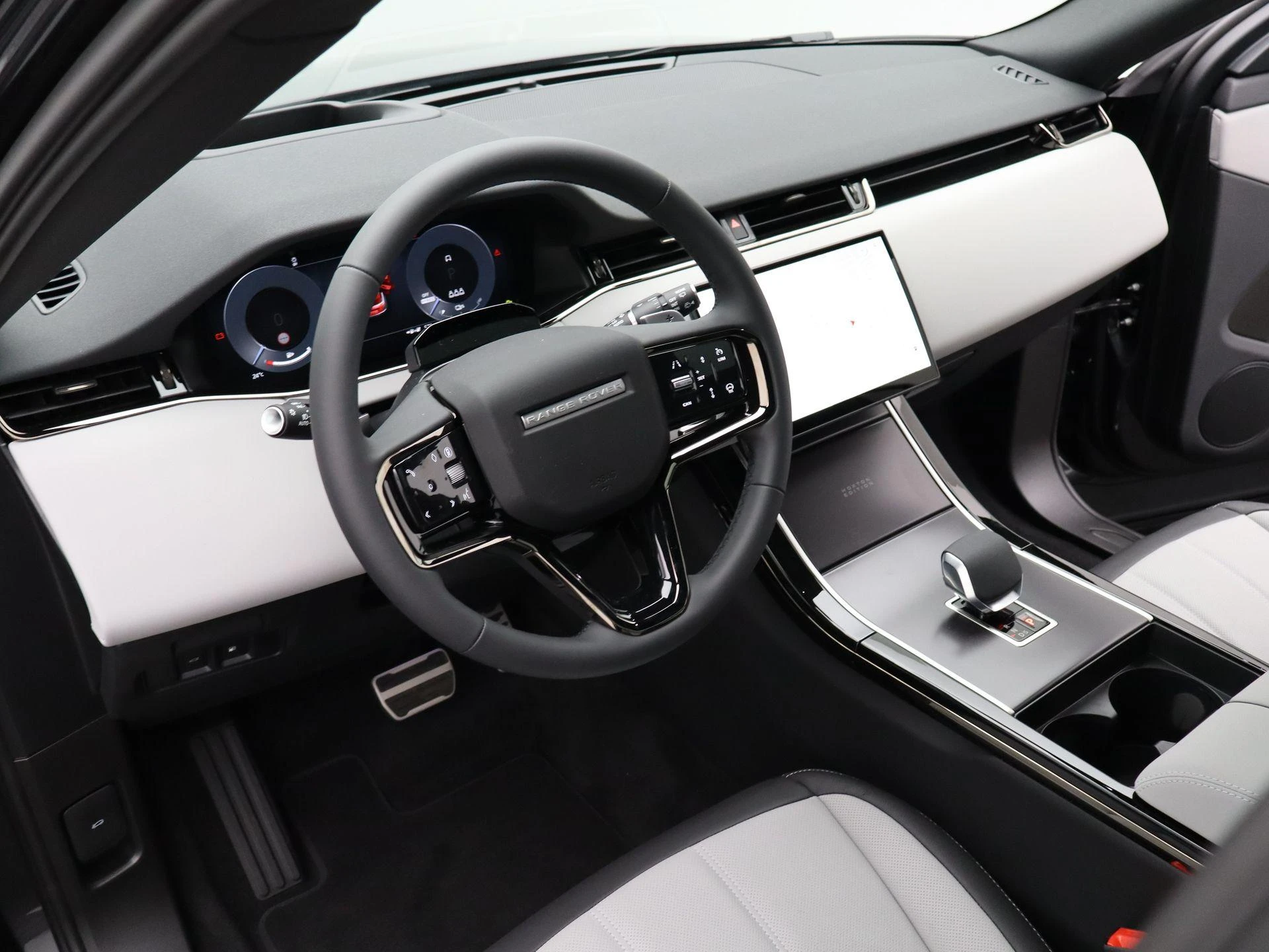 Land Rover-Range Rover Evoque-image-36