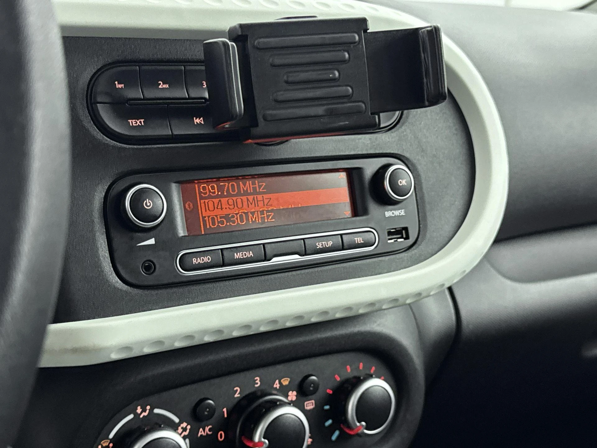 Renault-Twingo-image-21