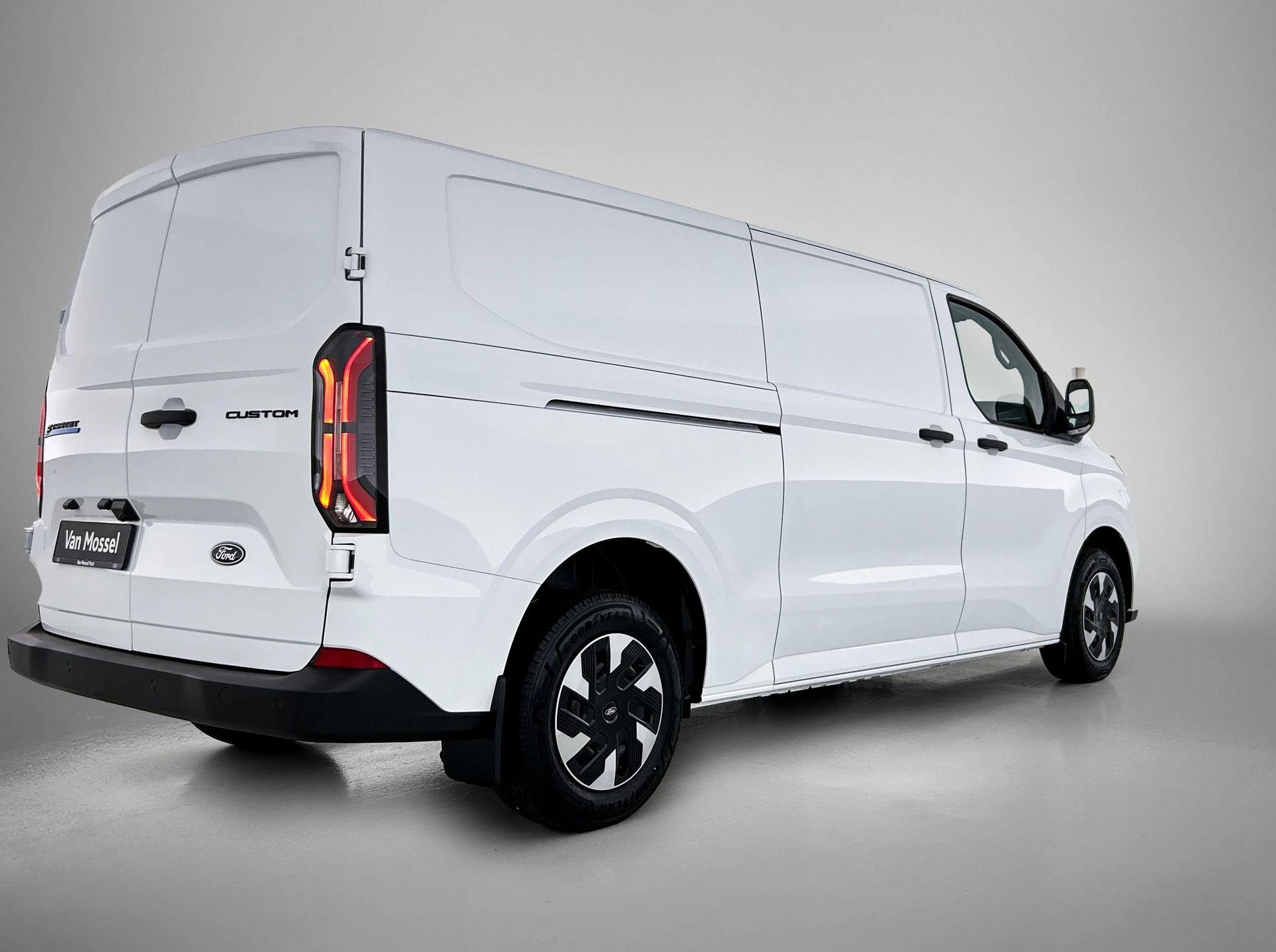 Ford Transit Custom 340 L2H1 Trend 65 kWh