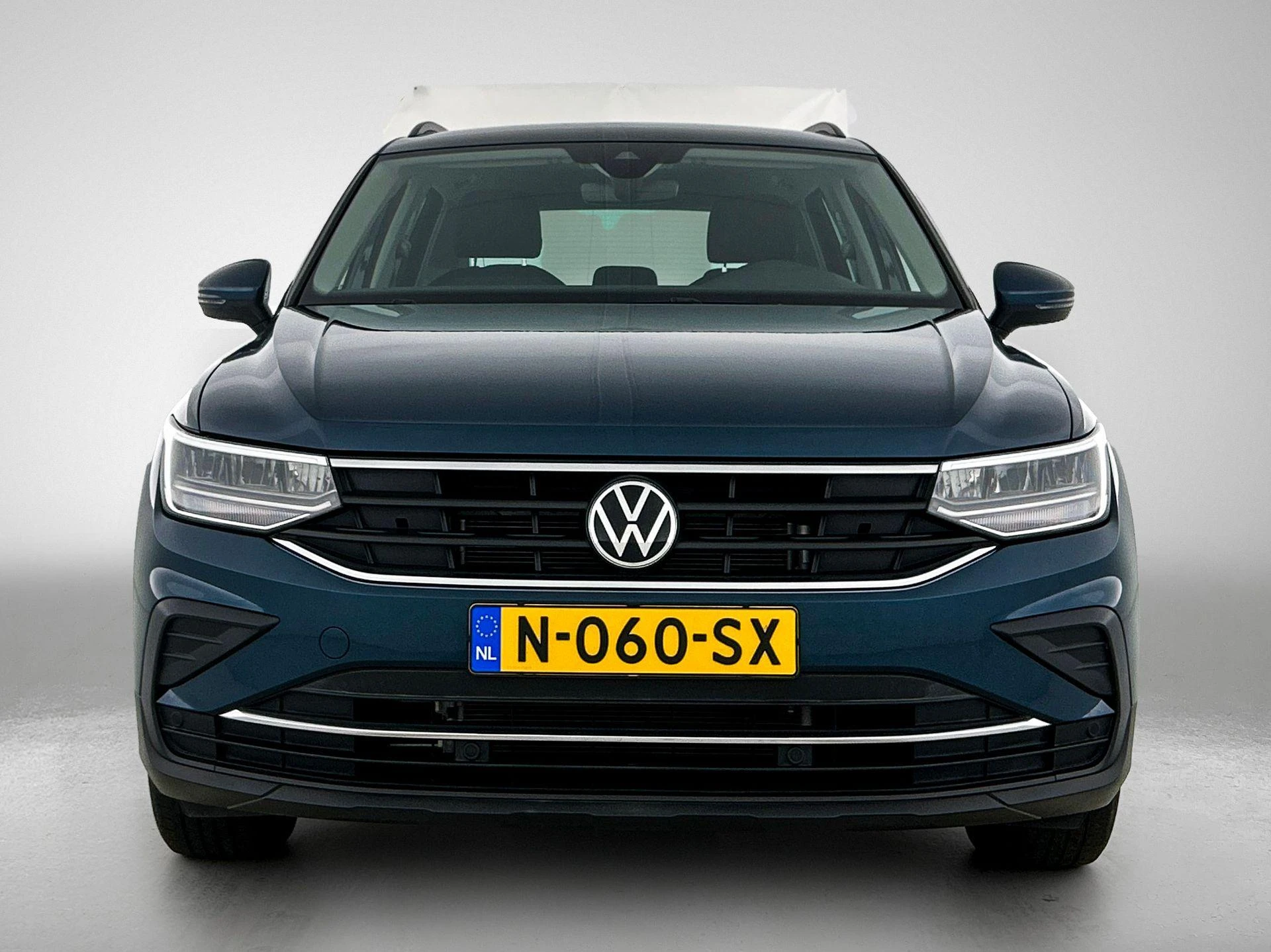 Volkswagen-Tiguan-image-4