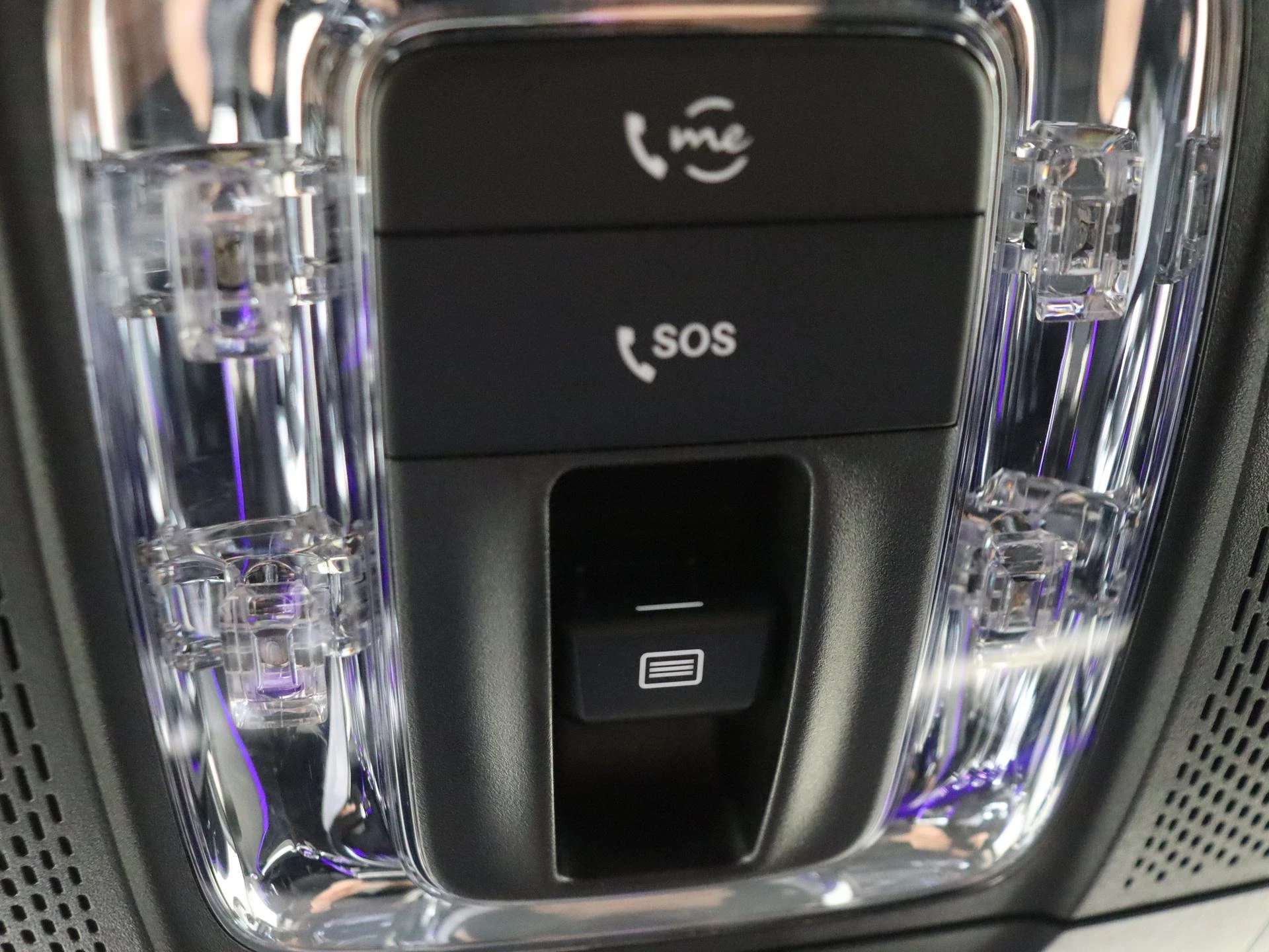 Mercedes-Benz-GLB-image-28