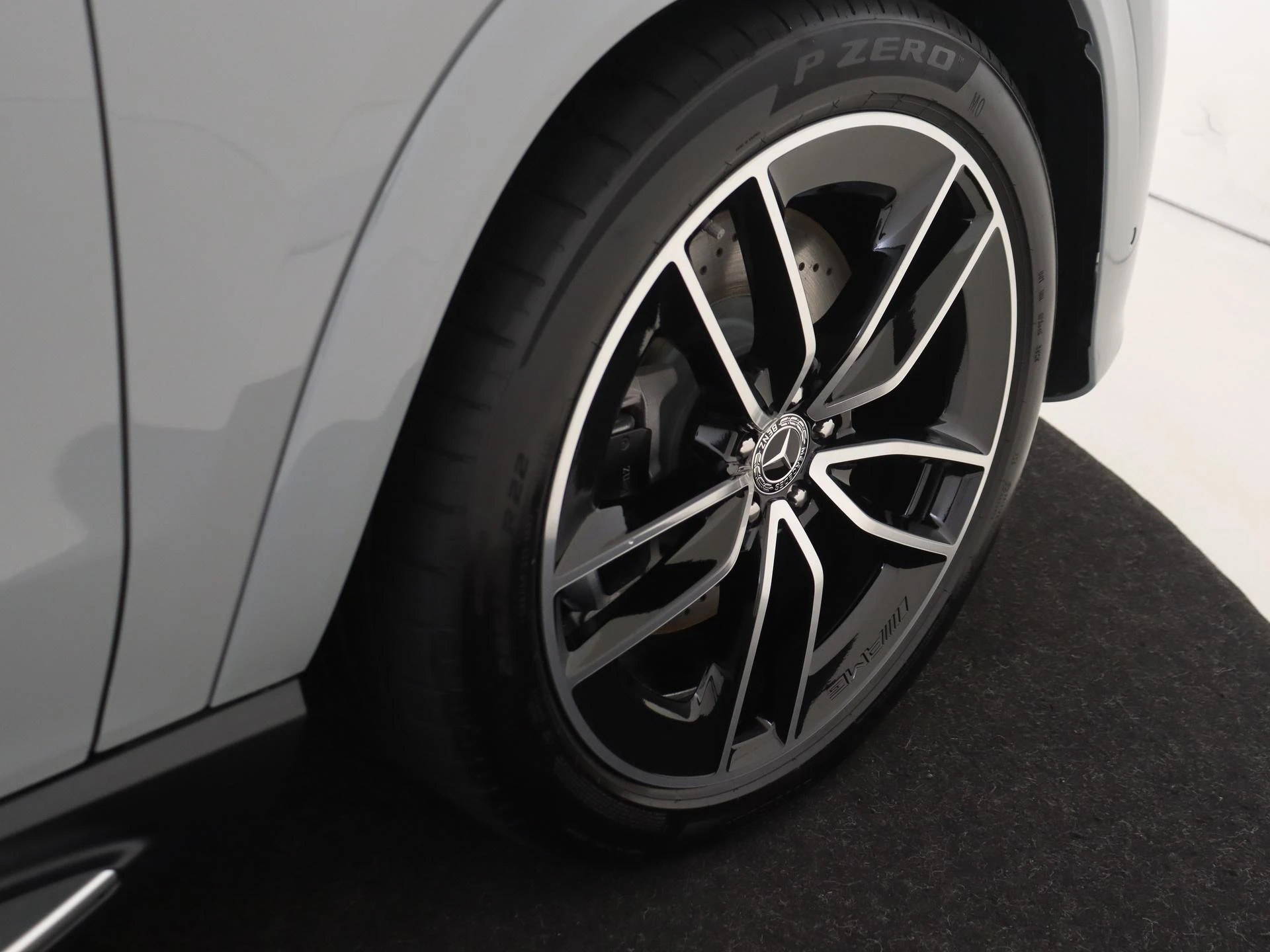 Mercedes-Benz-GLE-image-32